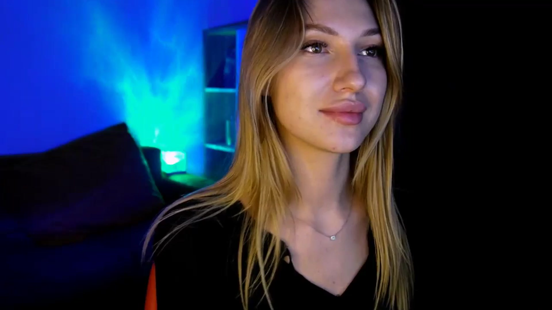 Gallery image thumbnail from LovelyGin's myfreecams stream on, 06/18/2025, 17:55 image 4 of 20