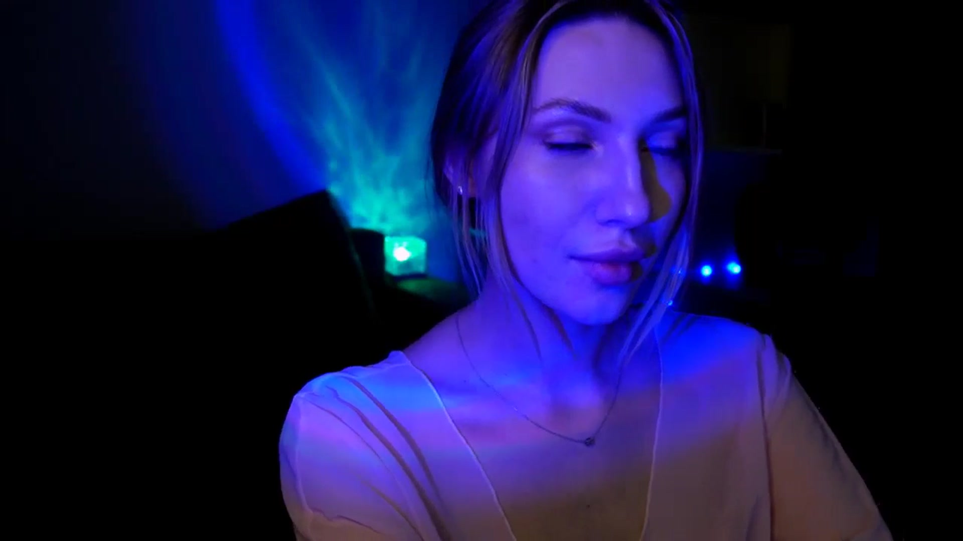 Gallery image thumbnail from LovelyGin's myfreecams stream on, 06/18/2025, 19:06 image 13 of 20