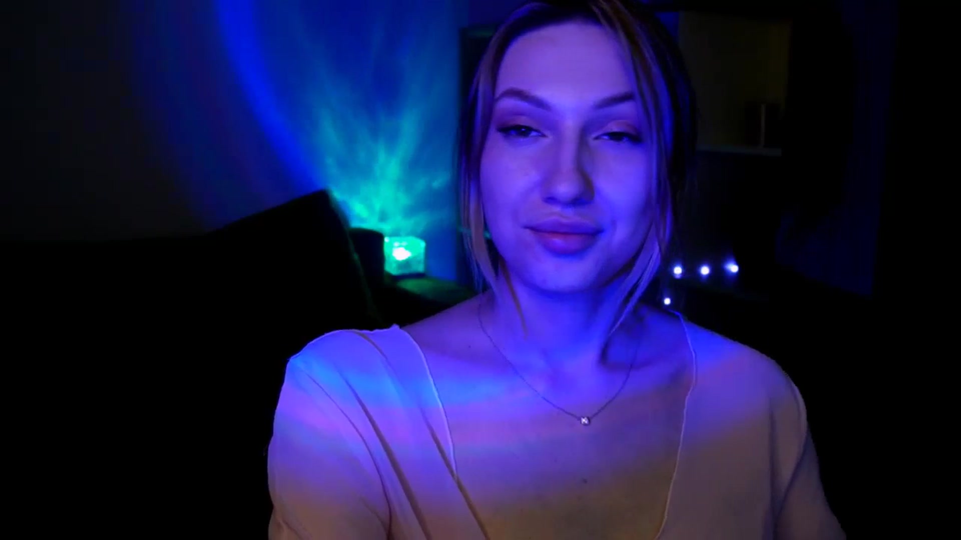 Gallery image thumbnail from LovelyGin's myfreecams stream on, 06/18/2025, 19:06 image 12 of 20