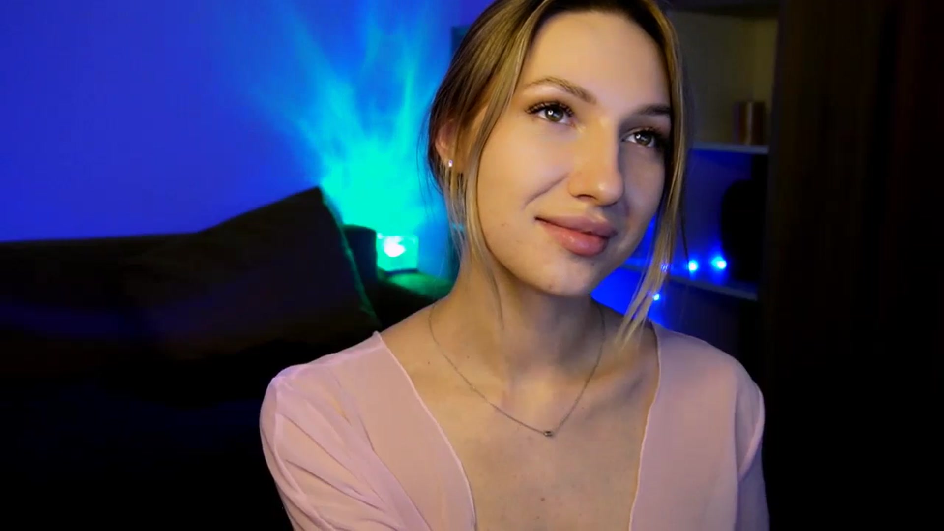 Gallery image thumbnail from LovelyGin's myfreecams stream on, 06/18/2025, 19:06 image 16 of 20