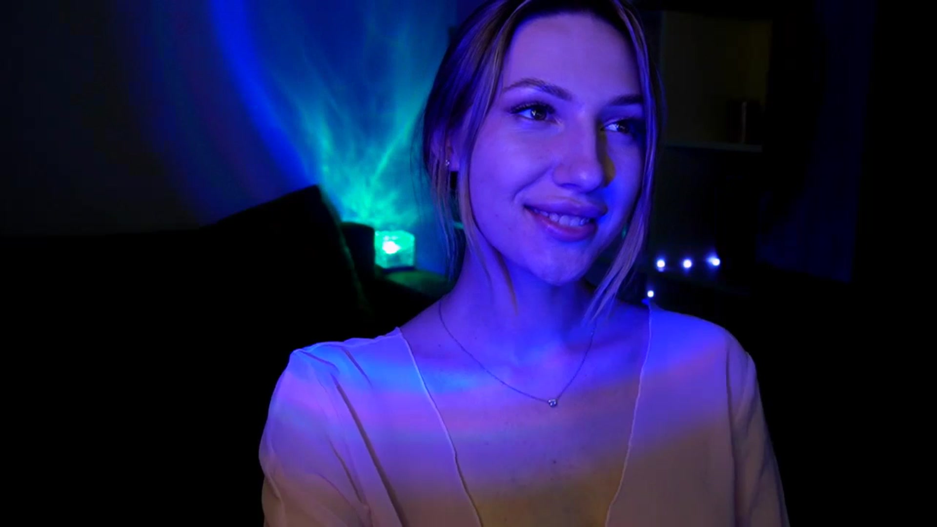 Gallery image thumbnail from LovelyGin's myfreecams stream on, 06/18/2025, 19:06 image 14 of 20