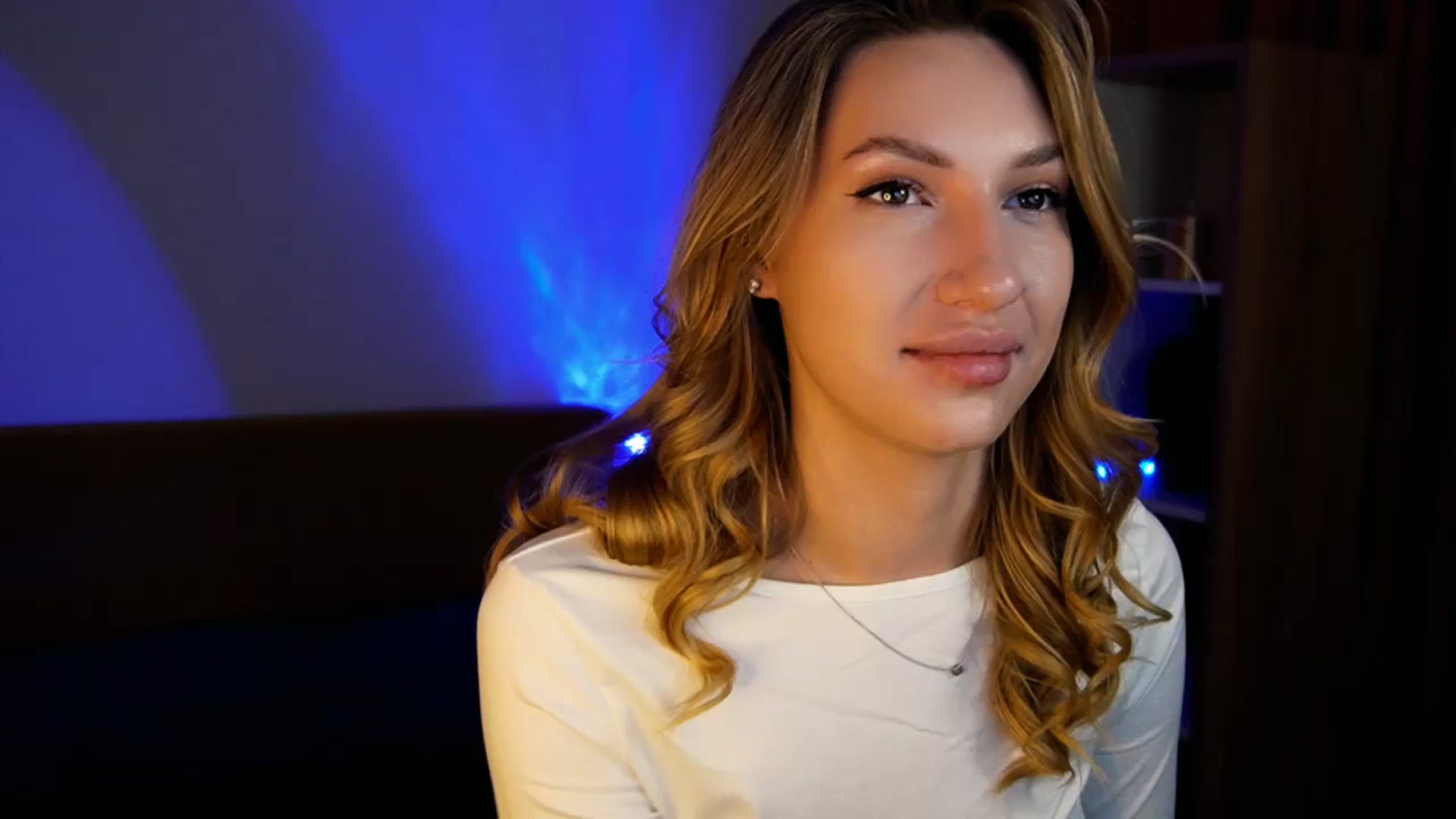 Gallery image thumbnail from LovelyGin's myfreecams stream on, 06/19/2025, 12:57 image 11 of 20