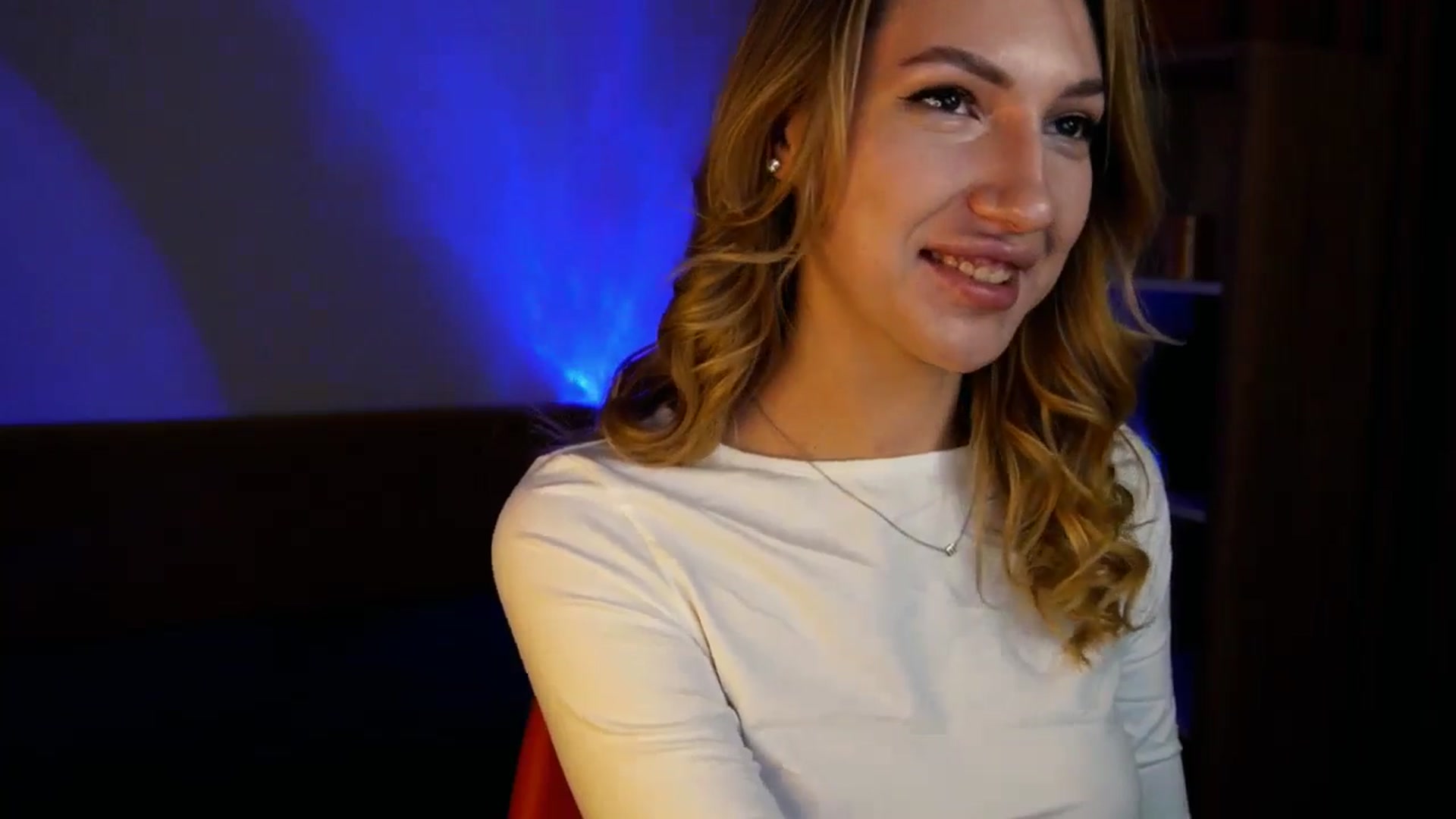 Gallery image thumbnail from LovelyGin's myfreecams stream on, 06/19/2025, 12:57 image 5 of 20
