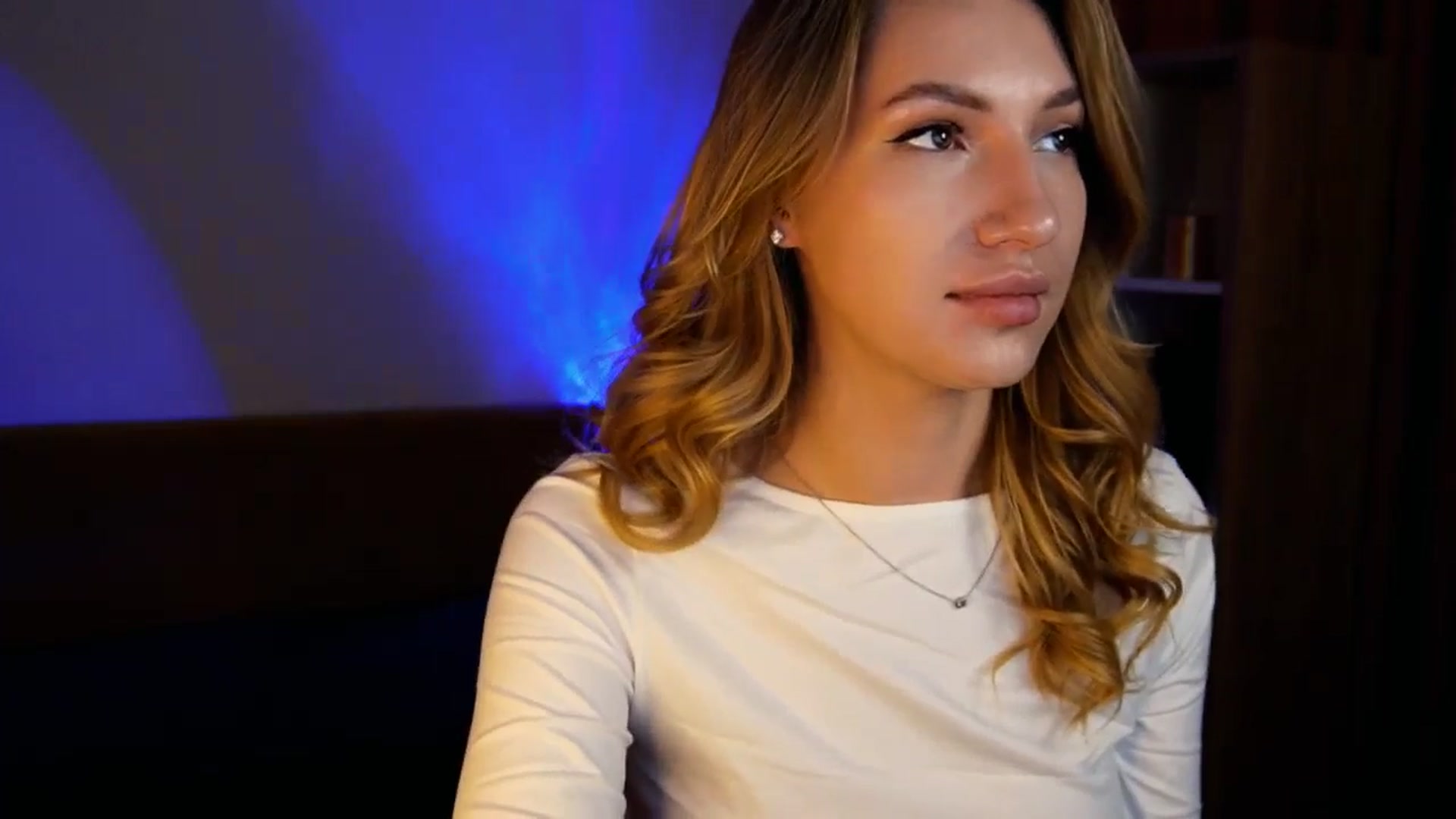 Gallery image thumbnail from LovelyGin's myfreecams stream on, 06/19/2025, 12:57 image 6 of 20
