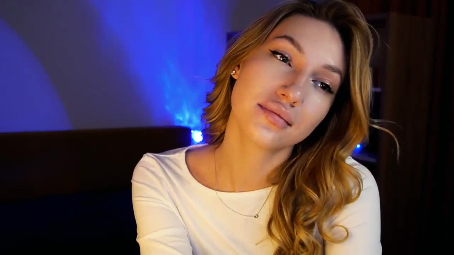 Gallery image thumbnail from LovelyGin's myfreecams stream on, 06/19/2025, 12:57 image 16 of 20