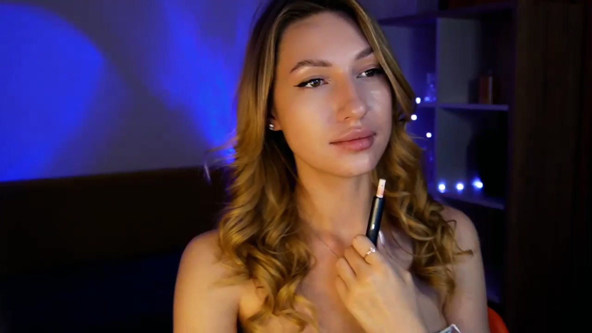 Gallery image thumbnail from LovelyGin's myfreecams stream on, 06/19/2025, 16:43 image 1 of 20