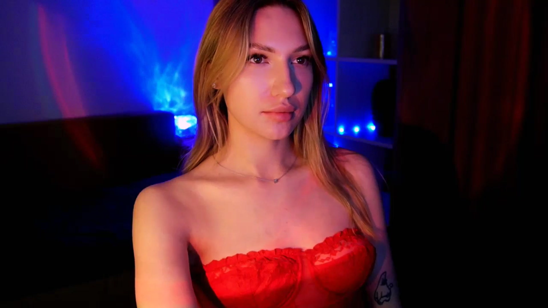 Gallery image thumbnail from LovelyGin's myfreecams stream on, 06/20/2025, 16:52 image 10 of 20