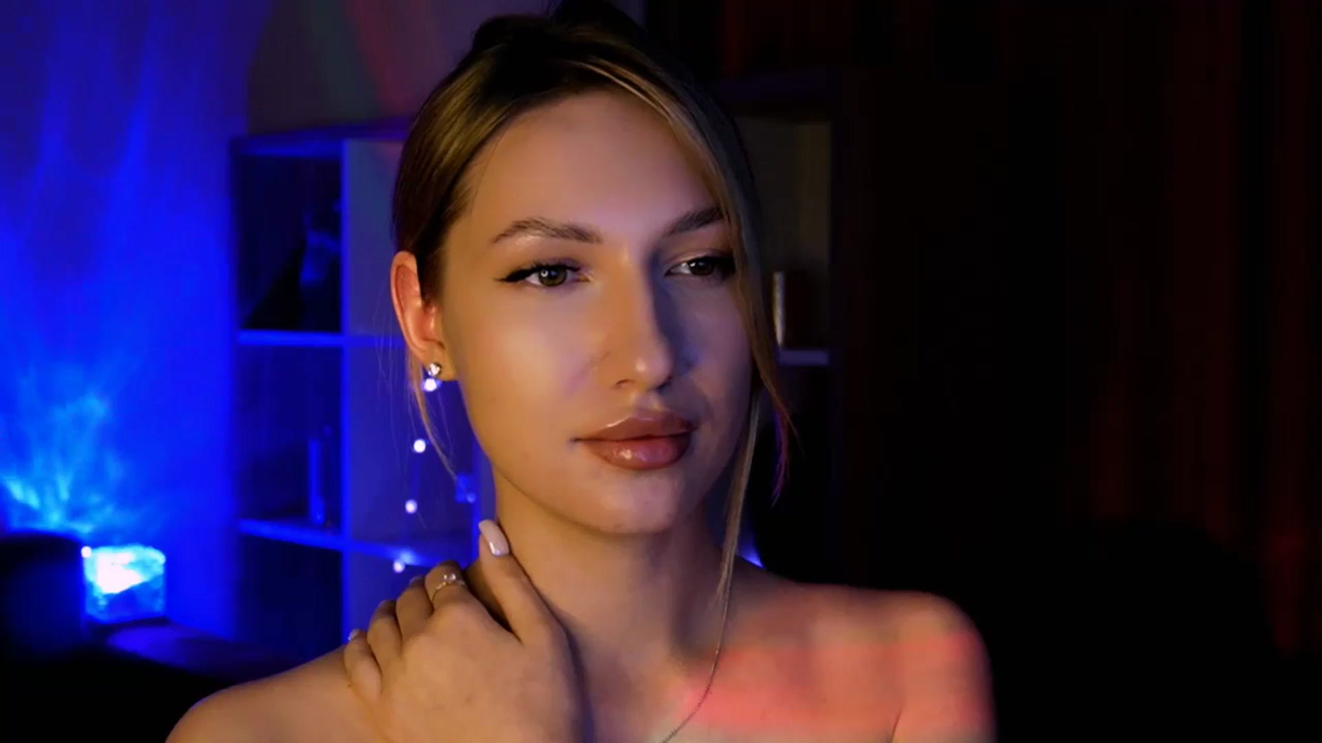 Gallery image thumbnail from LovelyGin's myfreecams stream on, 06/20/2025, 18:14 image 3 of 20
