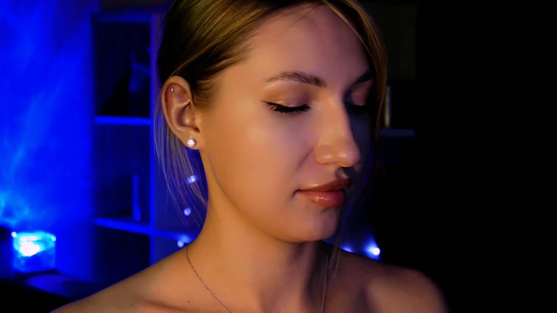 Gallery image thumbnail from LovelyGin's myfreecams stream on, 06/20/2025, 18:14 image 13 of 20
