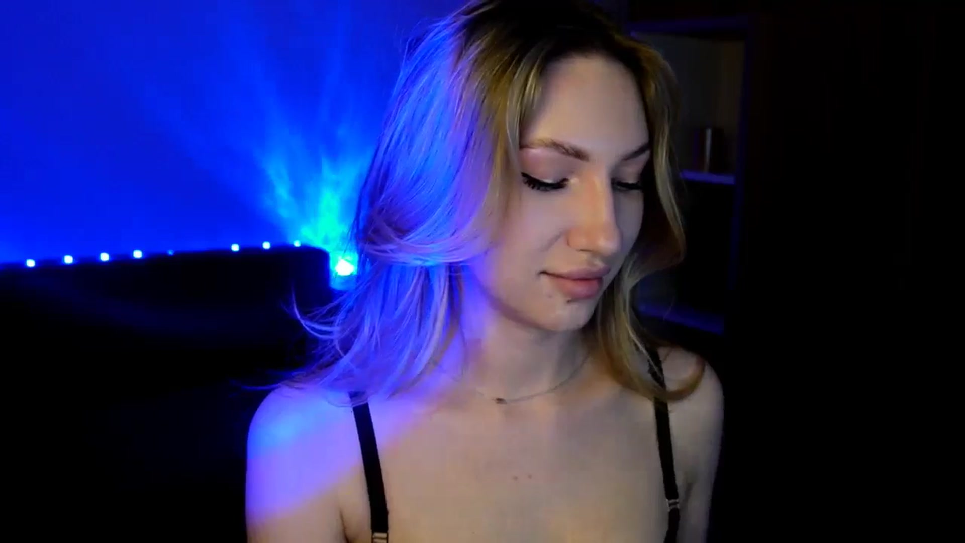 Gallery image thumbnail from LovelyGin's myfreecams stream on, 06/24/2025, 15:09 image 14 of 20