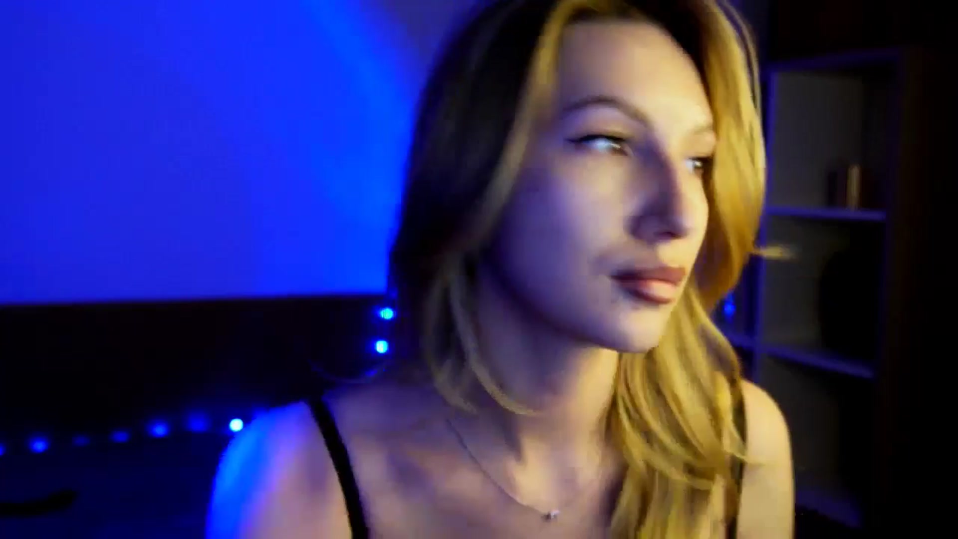 Gallery image thumbnail from LovelyGin's myfreecams stream on, 06/24/2025, 19:02 image 10 of 20