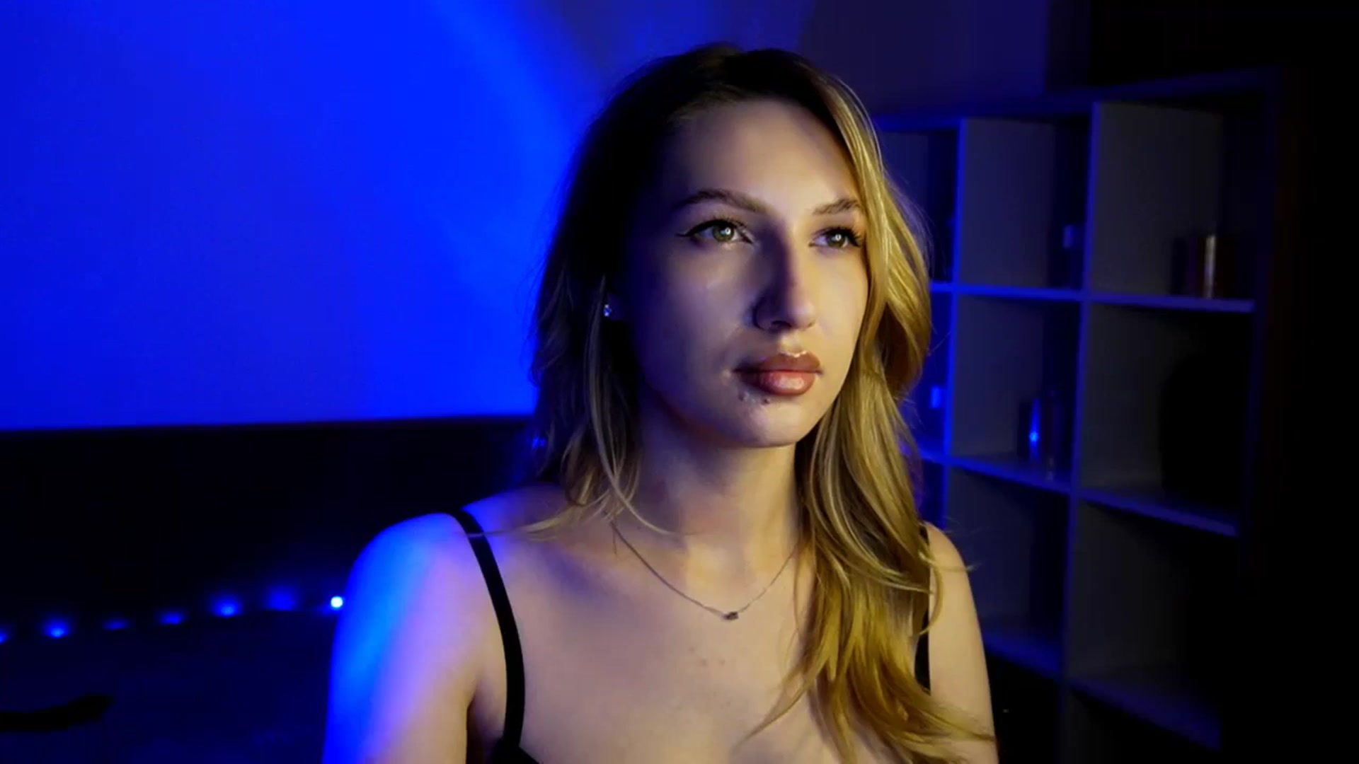 Gallery image thumbnail from LovelyGin's myfreecams stream on, 06/24/2025, 19:02 image 11 of 20