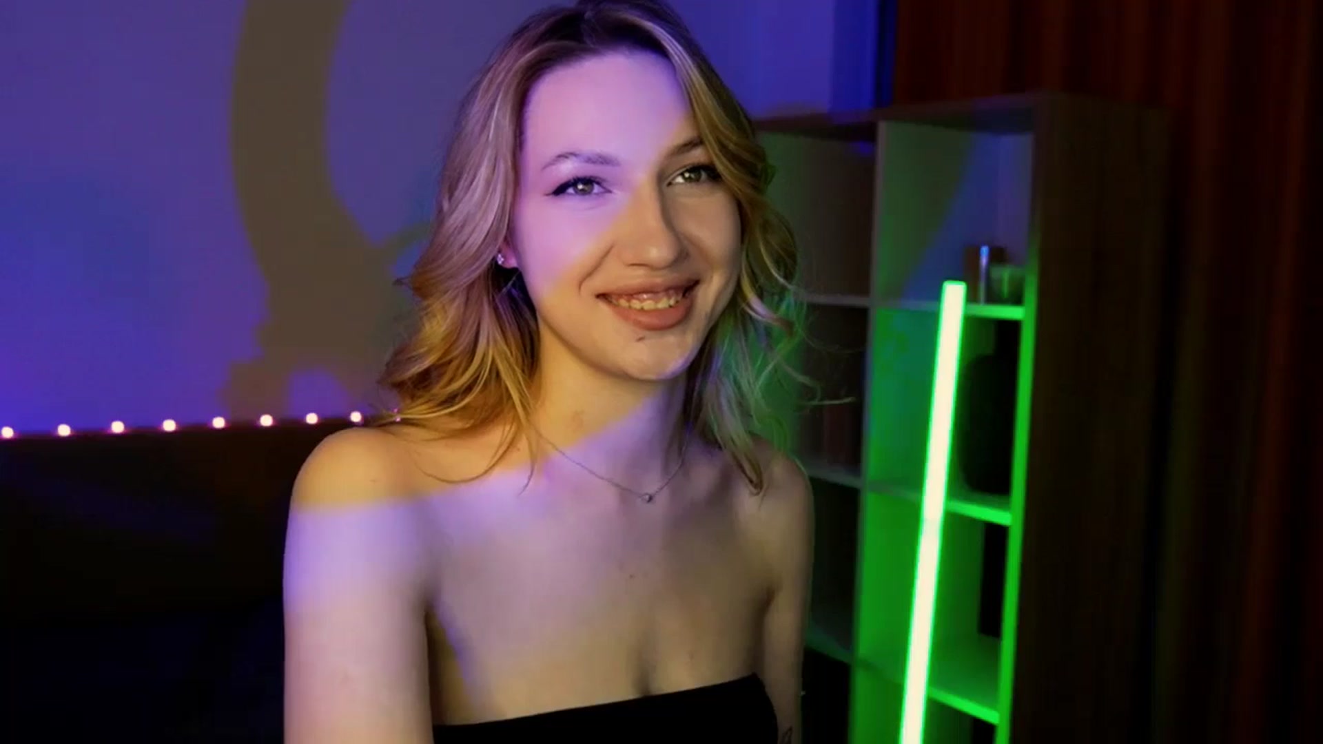 Gallery image thumbnail from LovelyGin's myfreecams stream on, 06/25/2025, 16:00 image 10 of 20