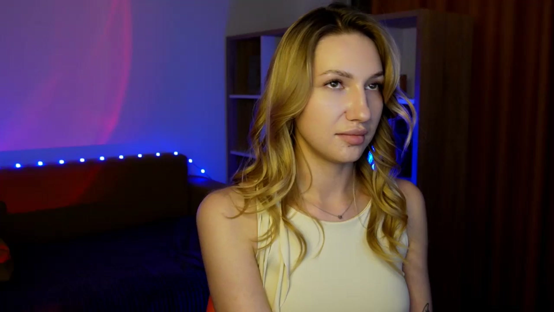 Gallery image thumbnail from LovelyGin's myfreecams stream on, 06/26/2025, 19:11 image 12 of 20