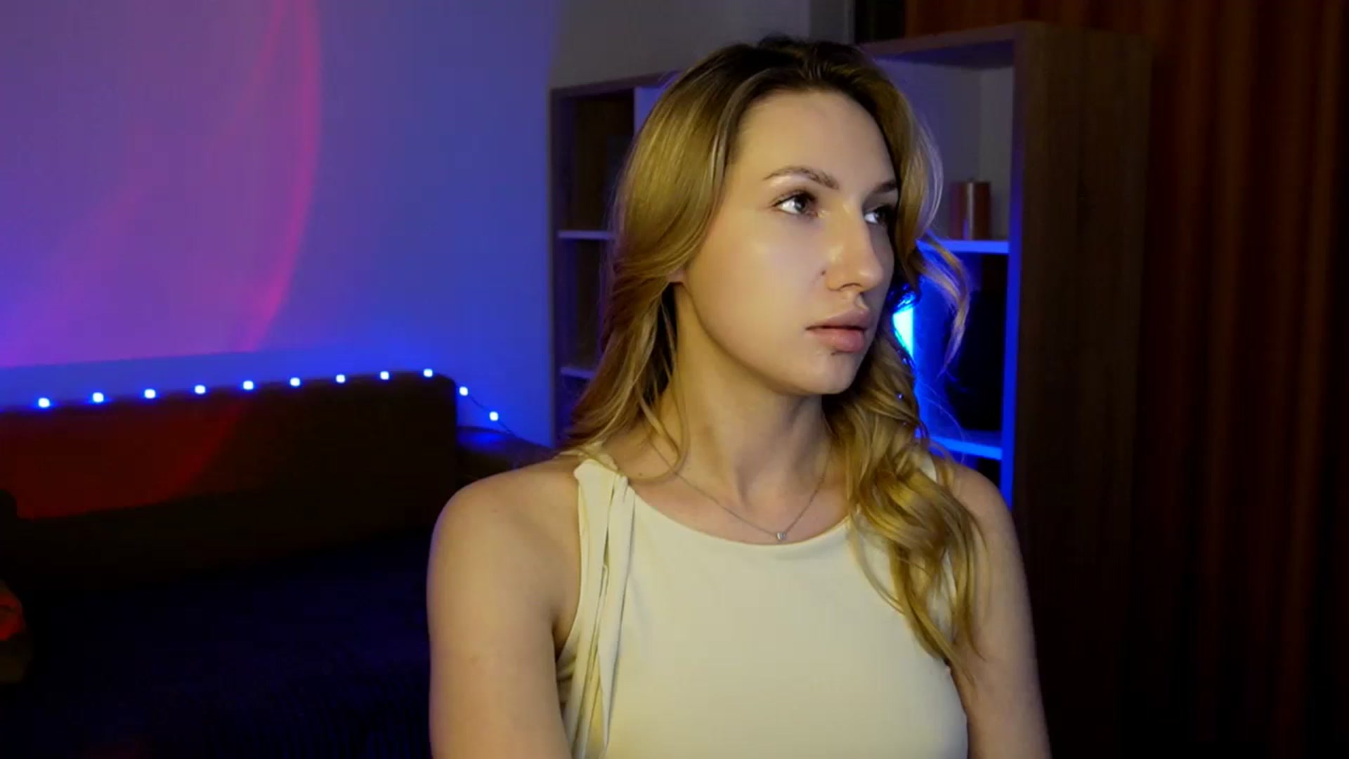 Gallery image thumbnail from LovelyGin's myfreecams stream on, 06/26/2025, 19:11 image 10 of 20