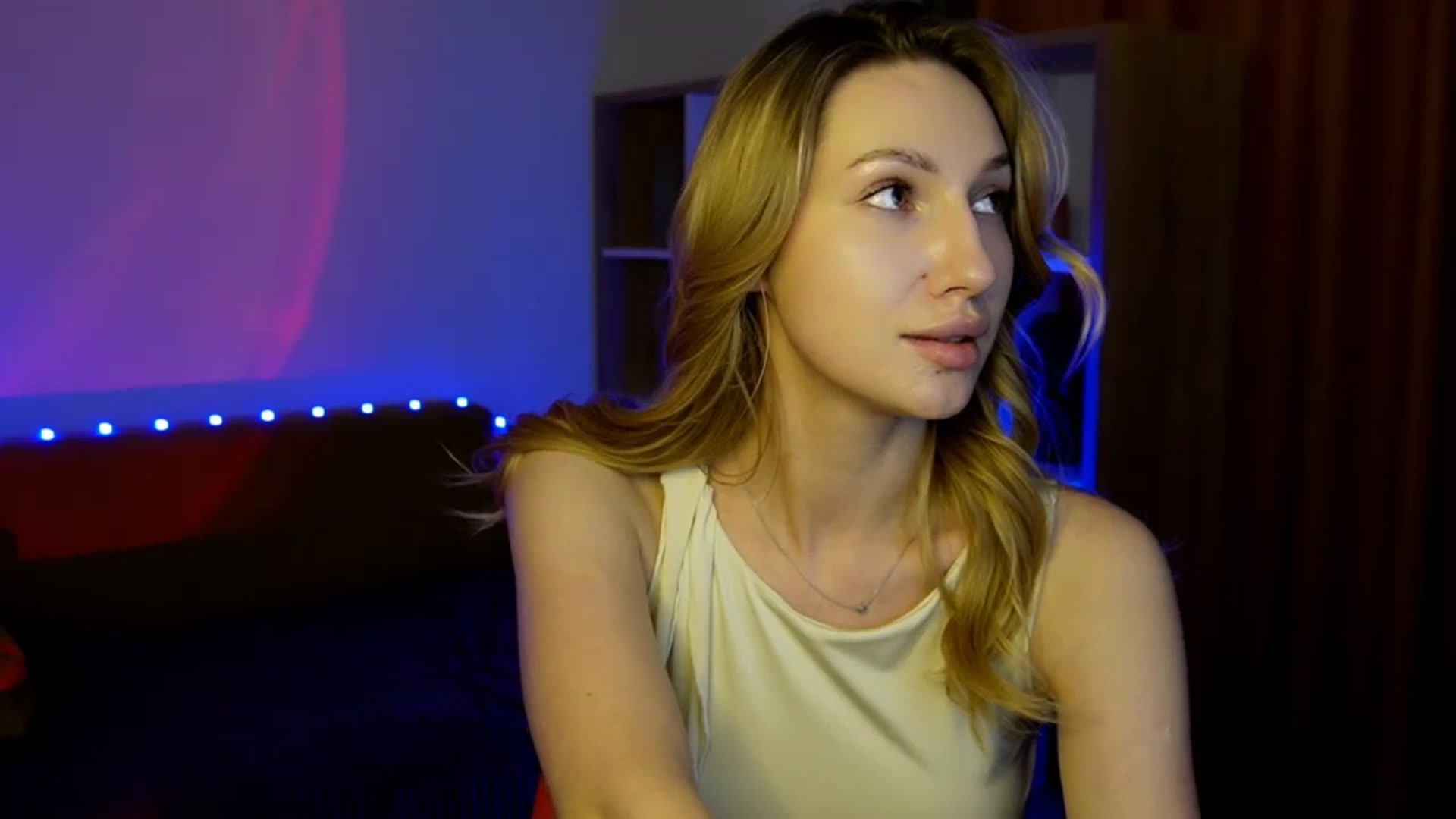 Gallery image thumbnail from LovelyGin's myfreecams stream on, 06/26/2025, 19:11 image 6 of 20