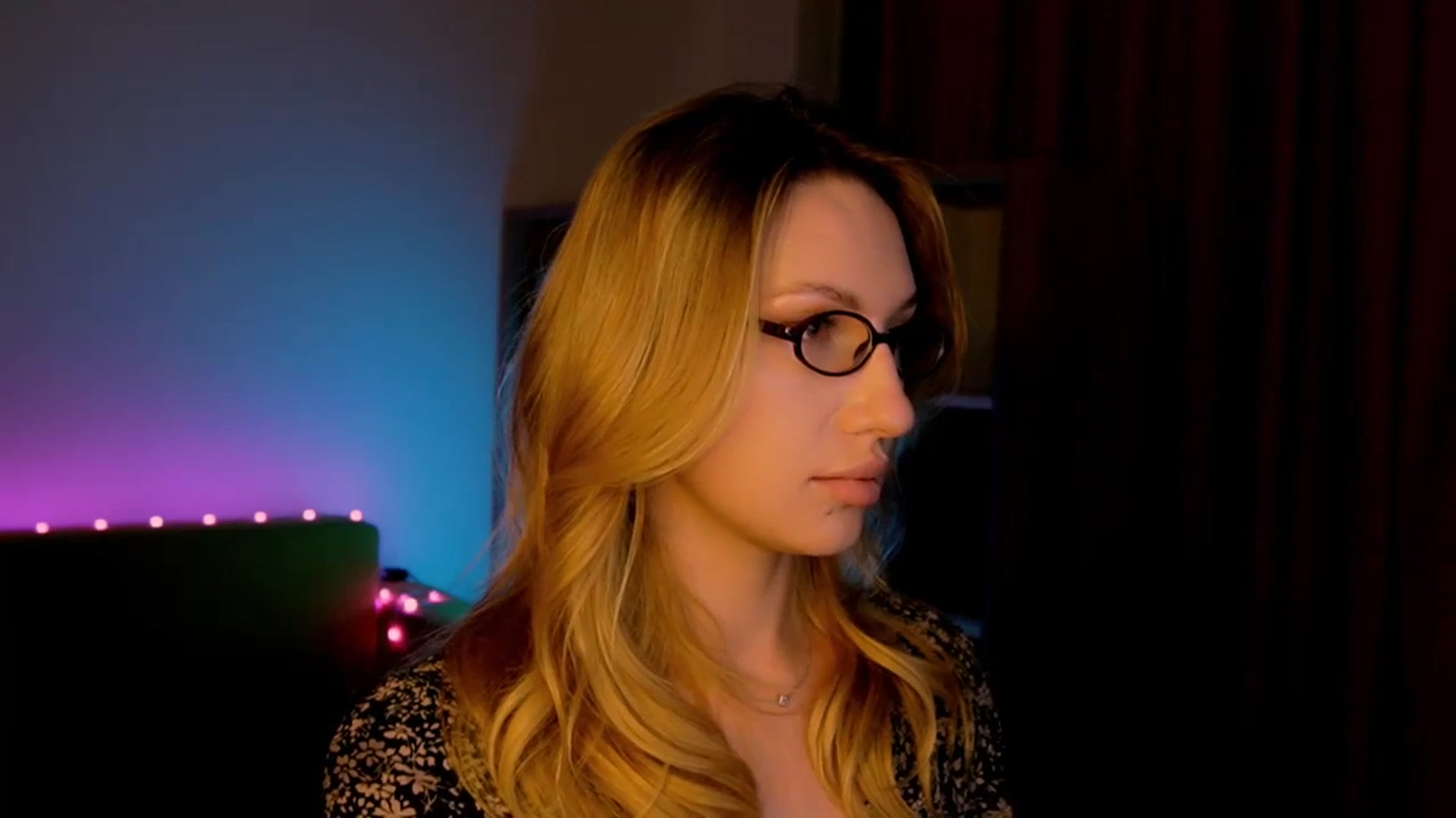 Gallery image thumbnail from LovelyGin's myfreecams stream on, 07/02/2025, 17:14 image 9 of 20