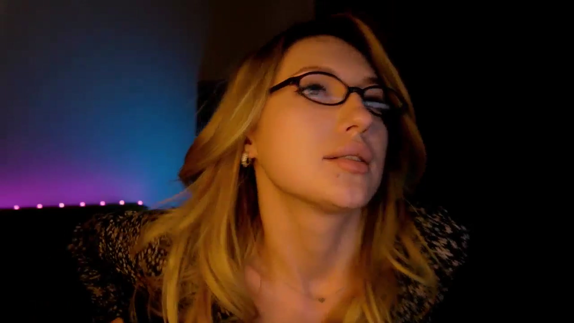 Gallery image thumbnail from LovelyGin's myfreecams stream on, 07/02/2025, 17:14 image 5 of 20