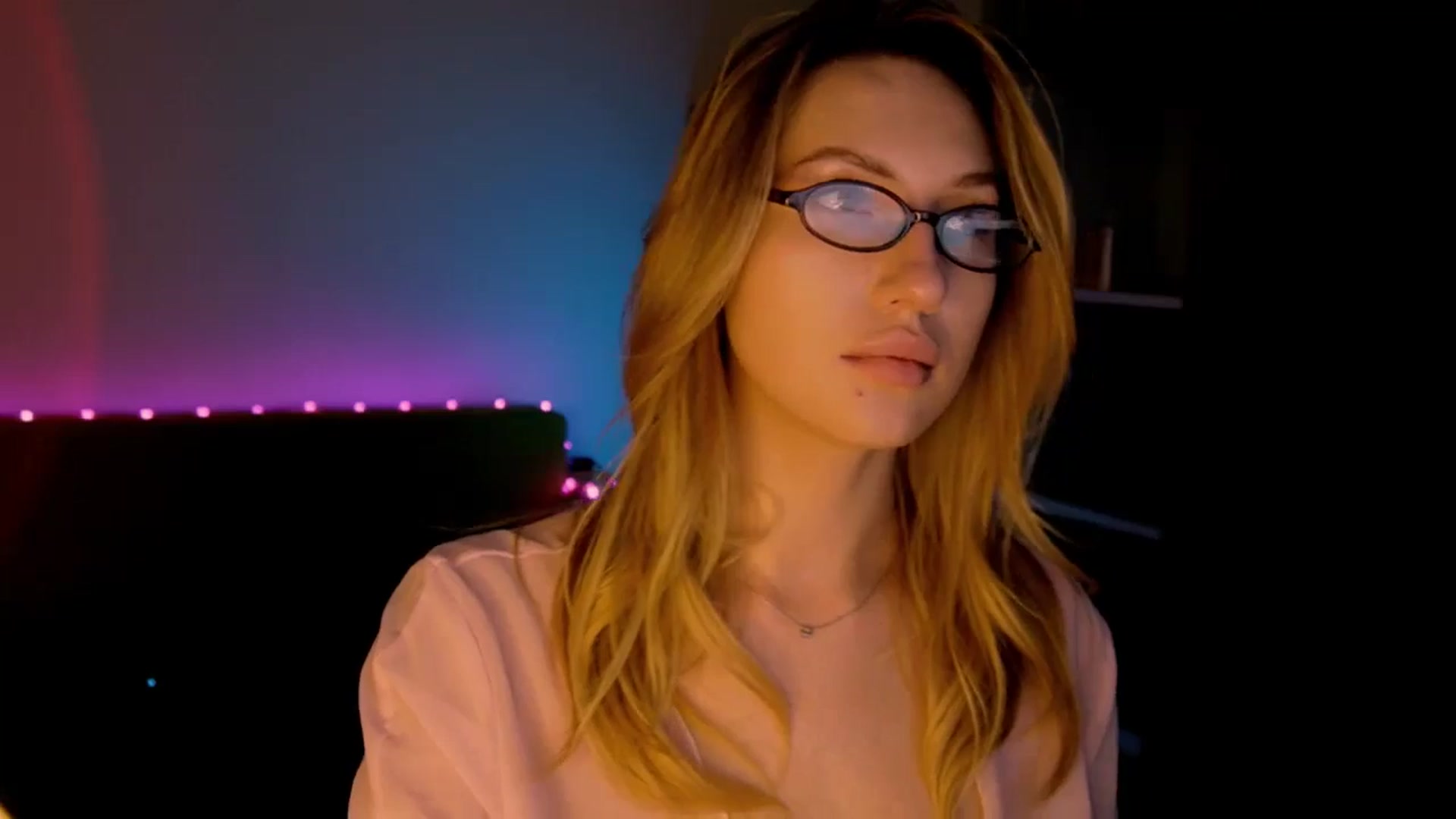 Gallery image thumbnail from LovelyGin's myfreecams stream on, 07/02/2025, 17:14 image 18 of 20