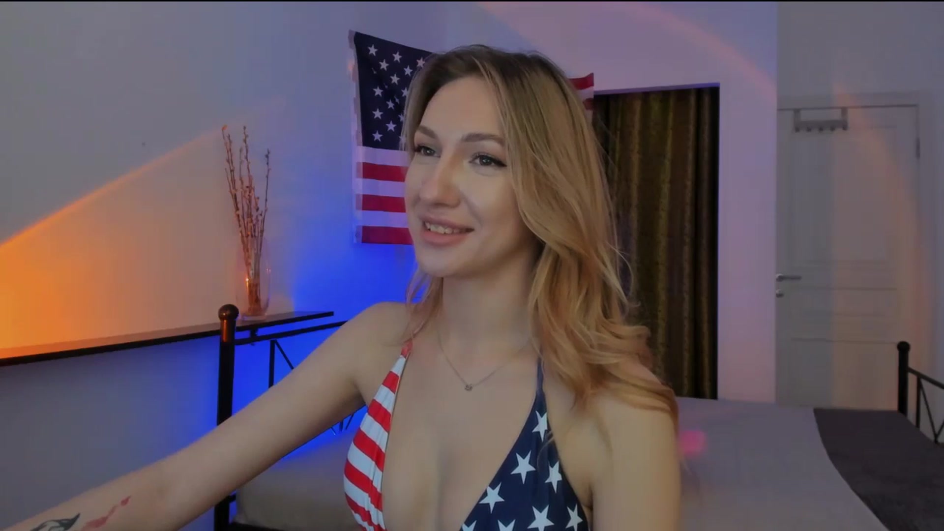 Gallery image thumbnail from LovelyGin's myfreecams stream on, 07/04/2025, 15:38 image 11 of 20