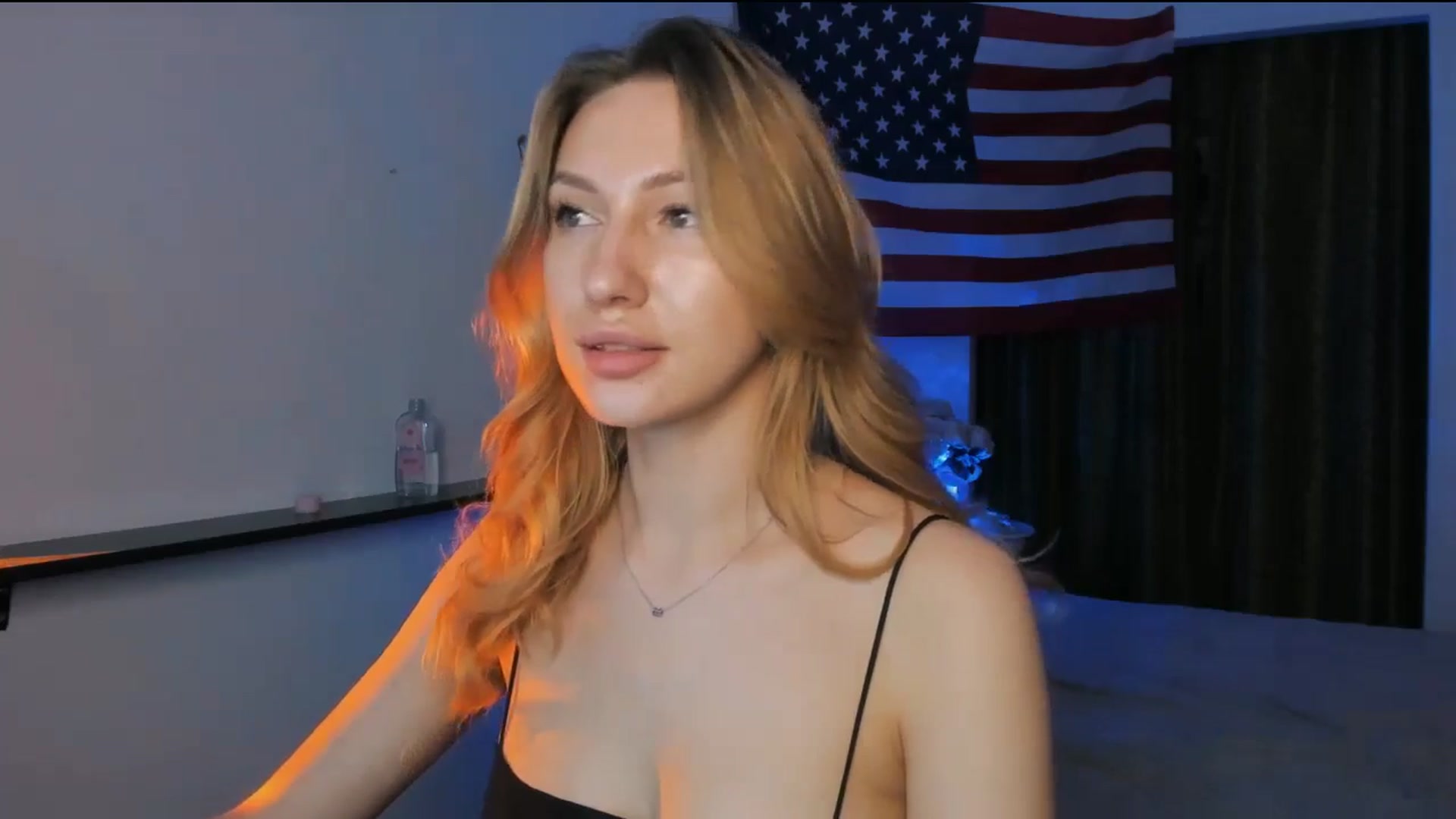 Gallery image thumbnail from LovelyGin's myfreecams stream on, 07/07/2025, 17:40 image 17 of 20