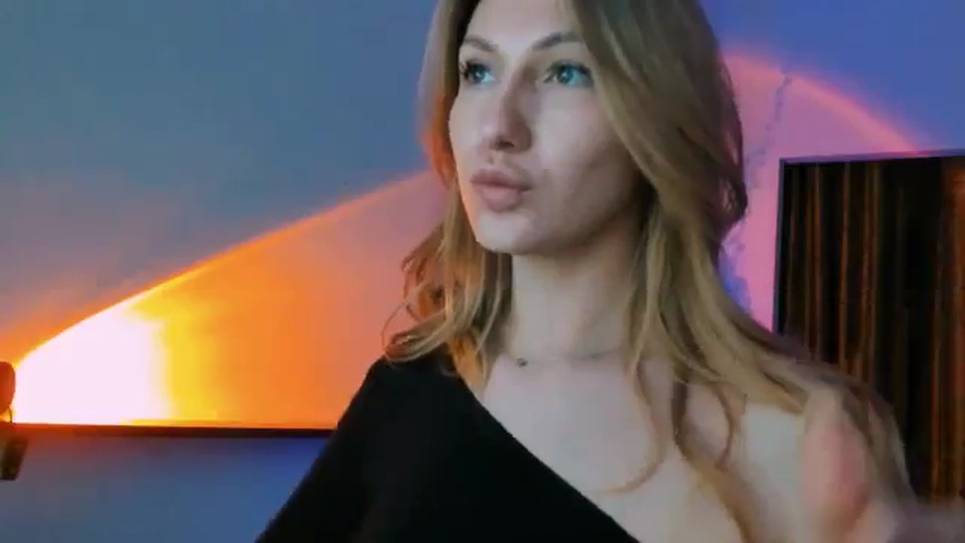 Gallery image thumbnail from LovelyGin's myfreecams stream on, 07/09/2025, 19:09 image 15 of 20