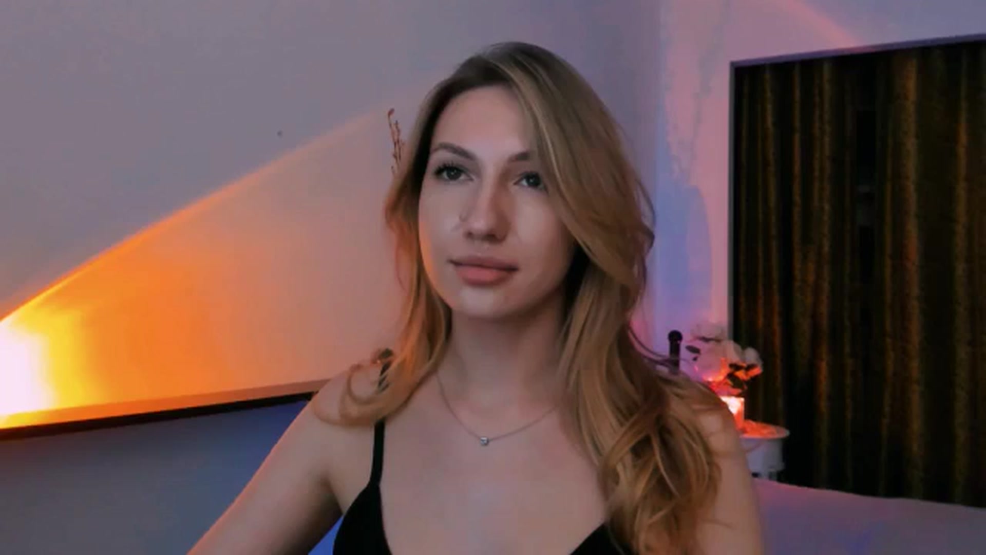 Gallery image thumbnail from LovelyGin's myfreecams stream on, 07/09/2025, 19:09 image 9 of 20