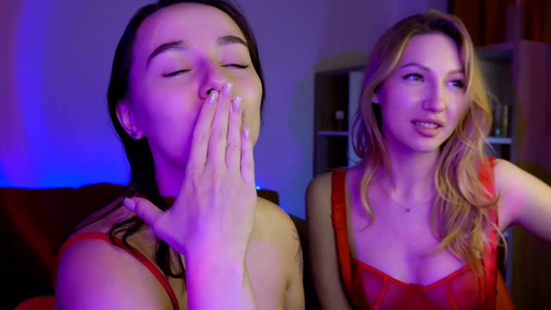 Gallery image thumbnail from LovelyGin's myfreecams stream on, 07/10/2025, 16:26 image 5 of 20