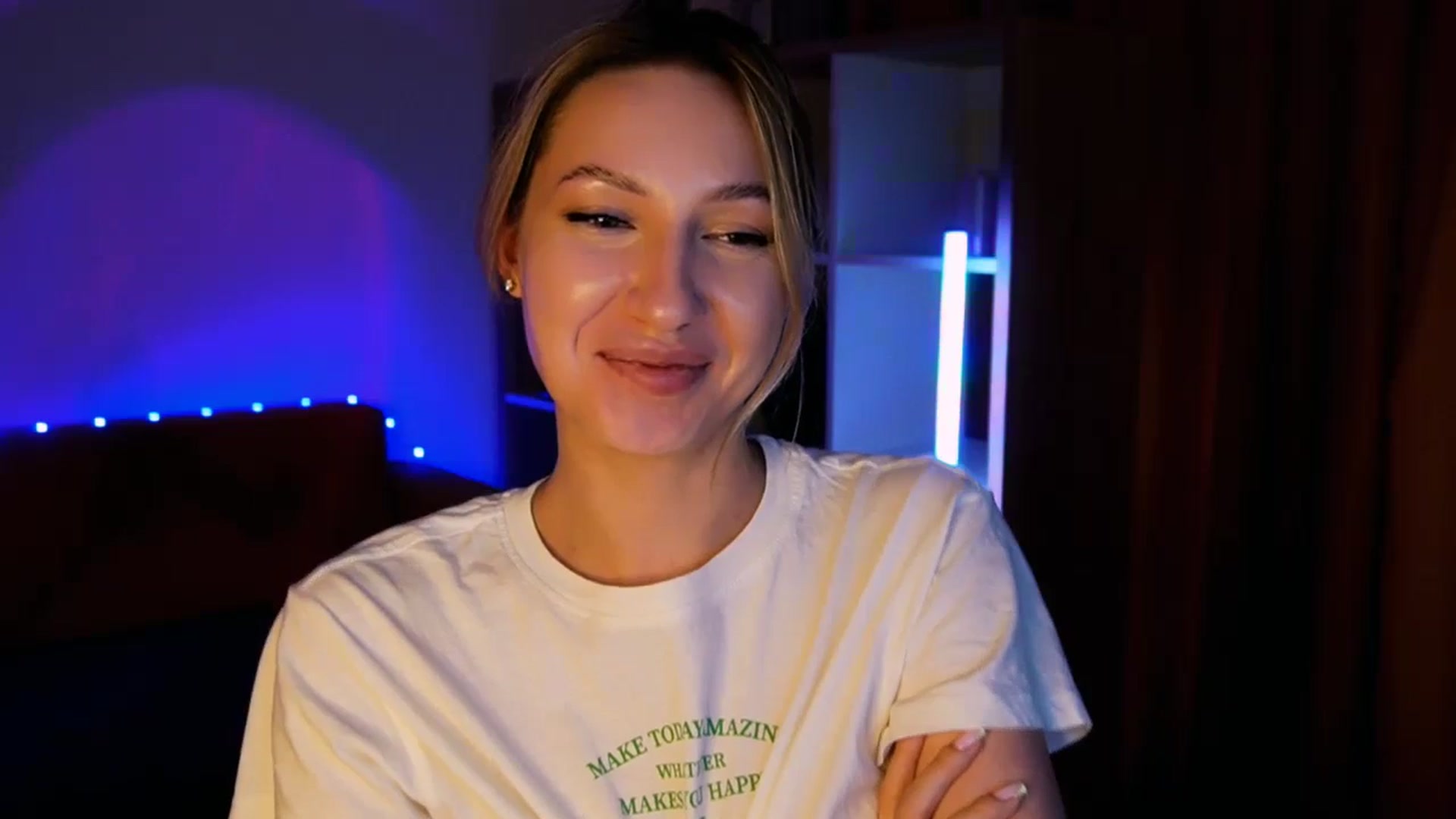 Gallery image thumbnail from LovelyGin's myfreecams stream on, 07/11/2025, 17:04 image 20 of 20