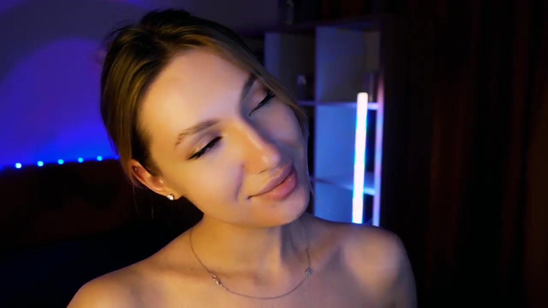 Gallery image thumbnail from LovelyGin's myfreecams stream on, 07/11/2025, 17:04 image 15 of 20