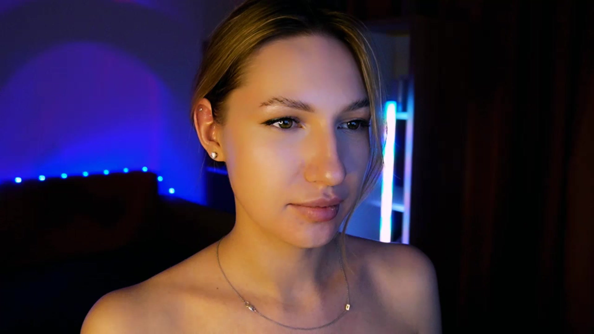 Gallery image thumbnail from LovelyGin's myfreecams stream on, 07/11/2025, 17:04 image 14 of 20