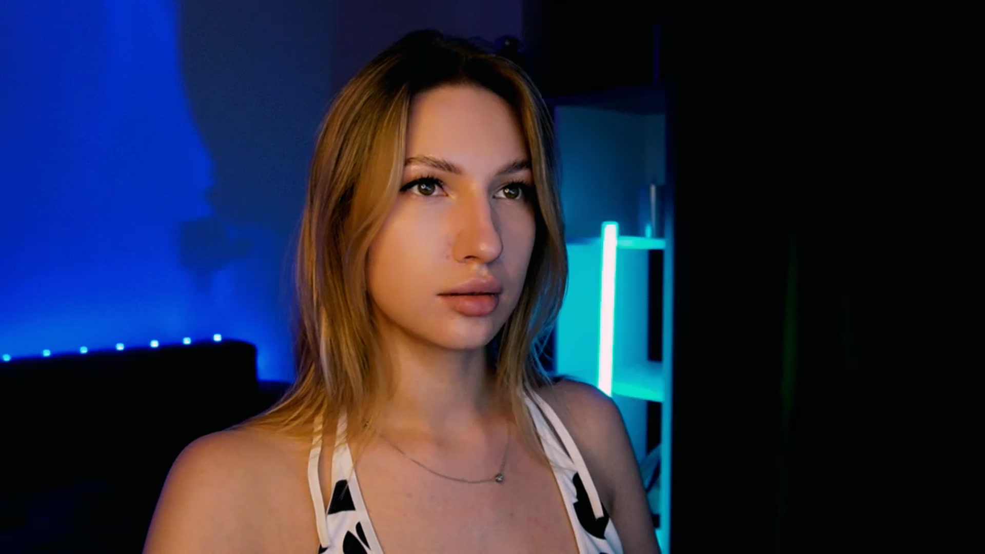 Gallery image thumbnail from LovelyGin's myfreecams stream on, 07/14/2025, 15:58 image 17 of 20