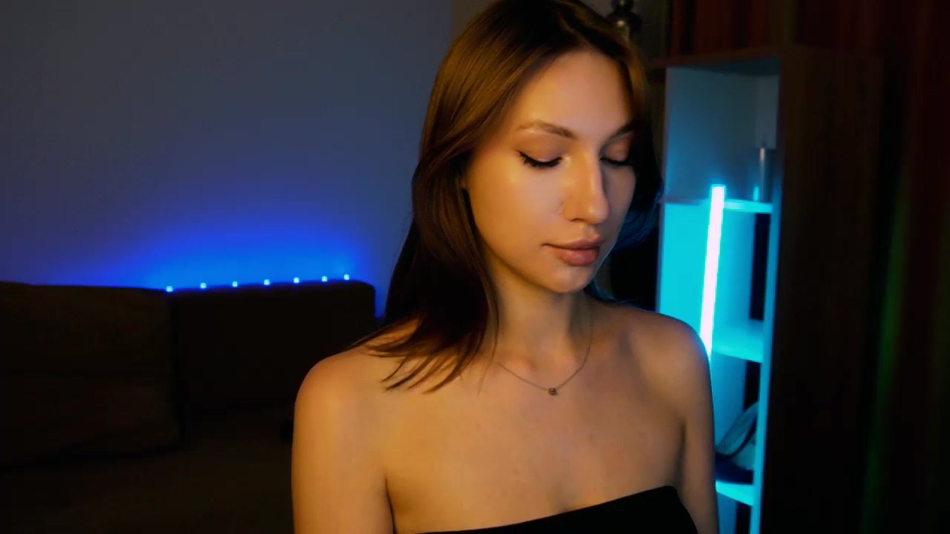 Gallery image thumbnail from LovelyGin's myfreecams stream on, 07/15/2025, 13:27 image 12 of 20