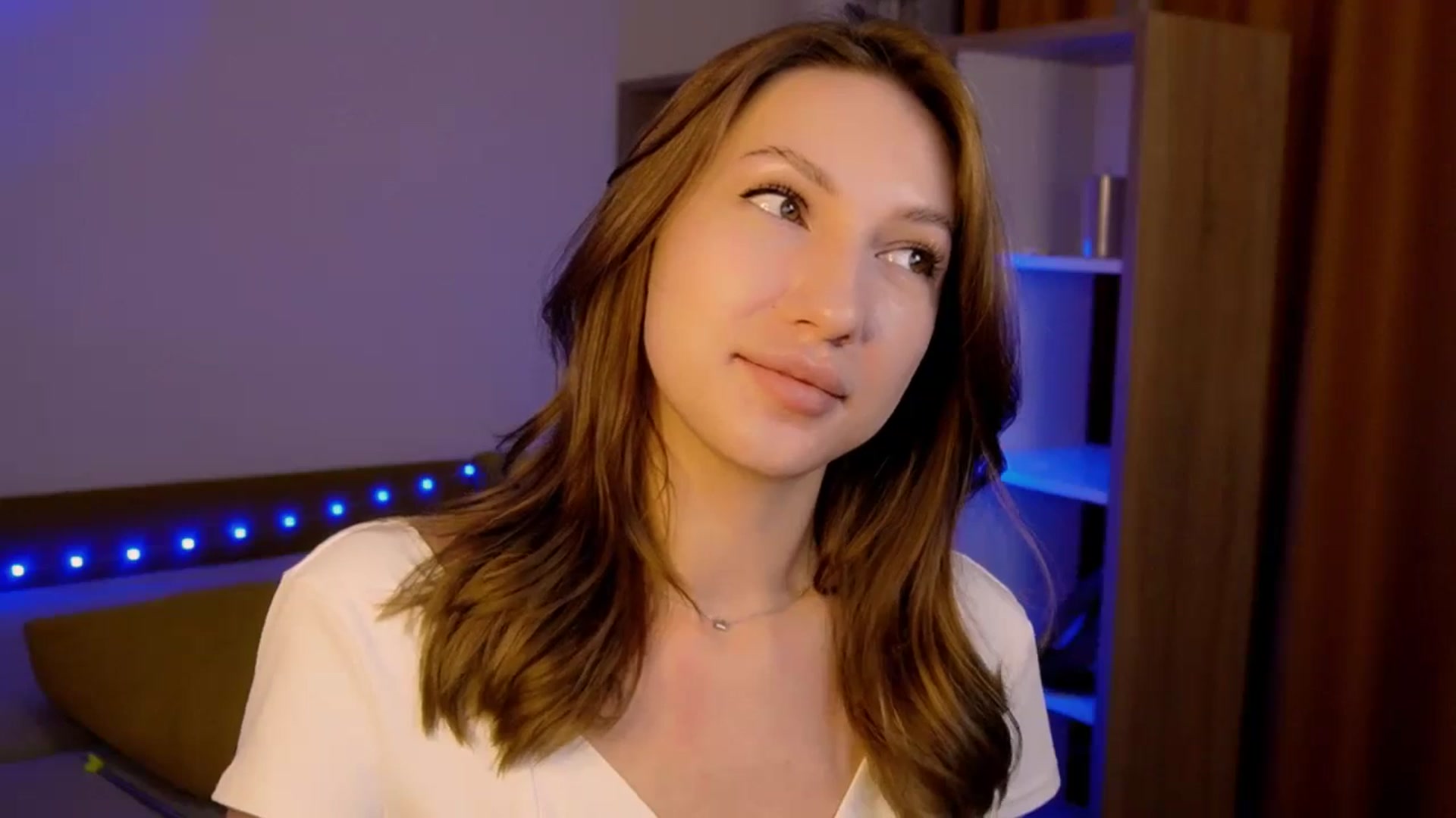 Gallery image thumbnail from LovelyGin's myfreecams stream on, 07/16/2025, 16:09 image 18 of 20