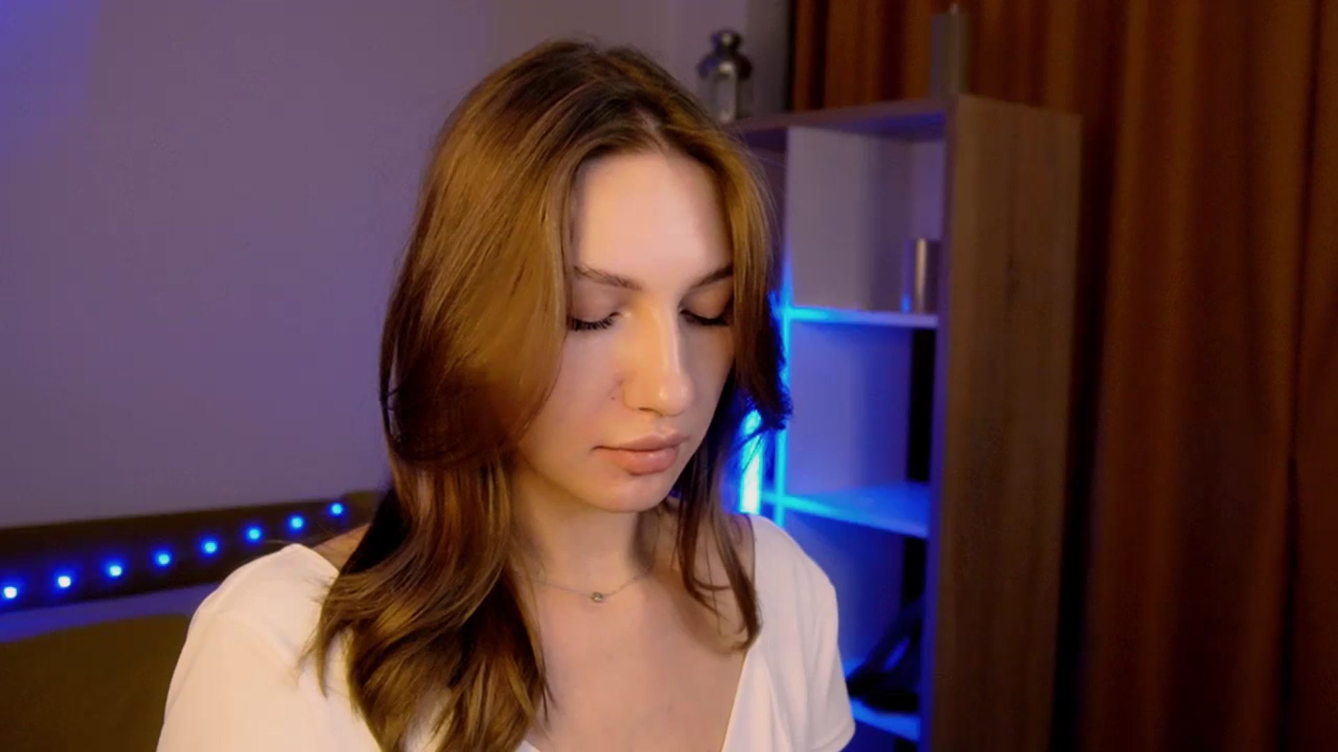 Gallery image thumbnail from LovelyGin's myfreecams stream on, 07/16/2025, 16:09 image 8 of 20