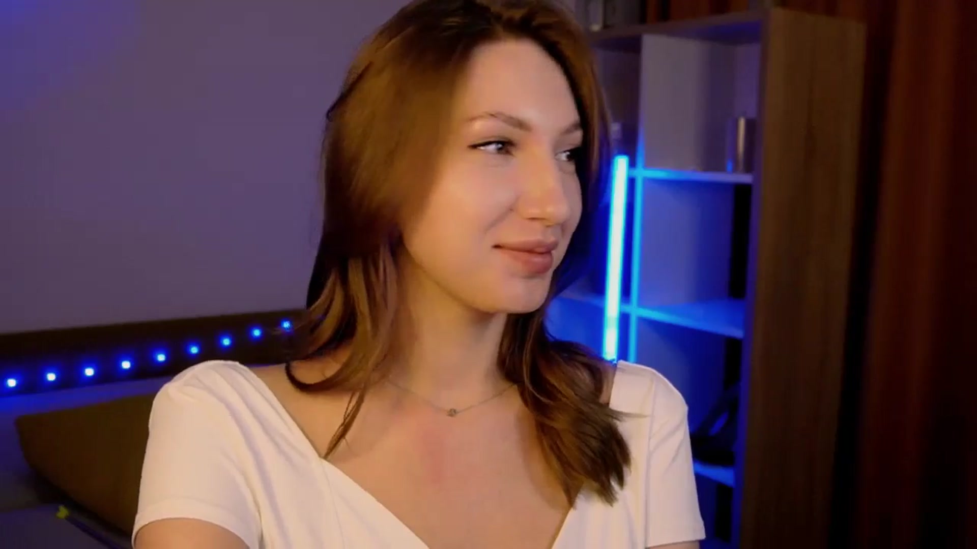 Gallery image thumbnail from LovelyGin's myfreecams stream on, 07/16/2025, 16:09 image 16 of 20