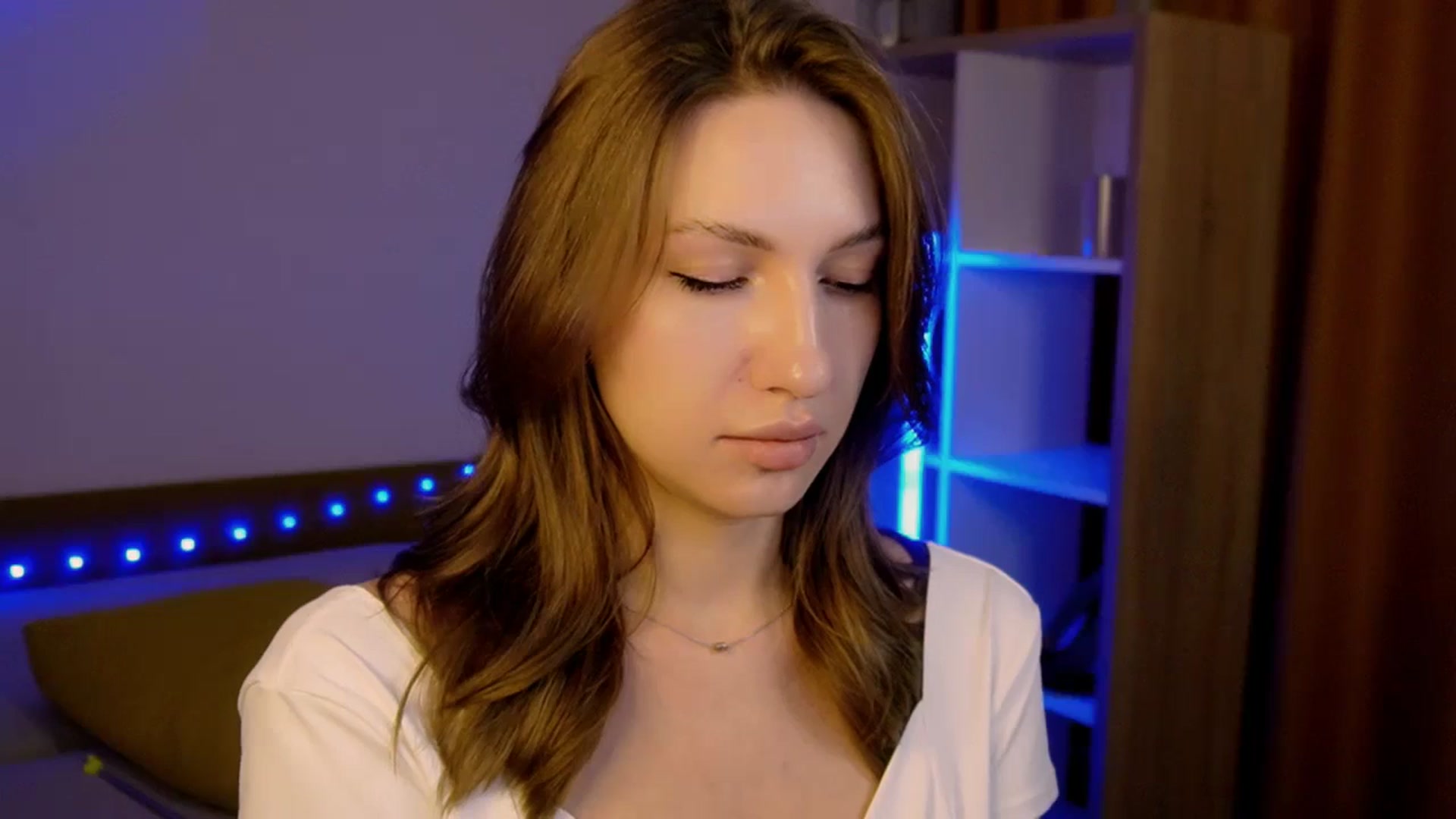 Gallery image thumbnail from LovelyGin's myfreecams stream on, 07/16/2025, 16:09 image 15 of 20