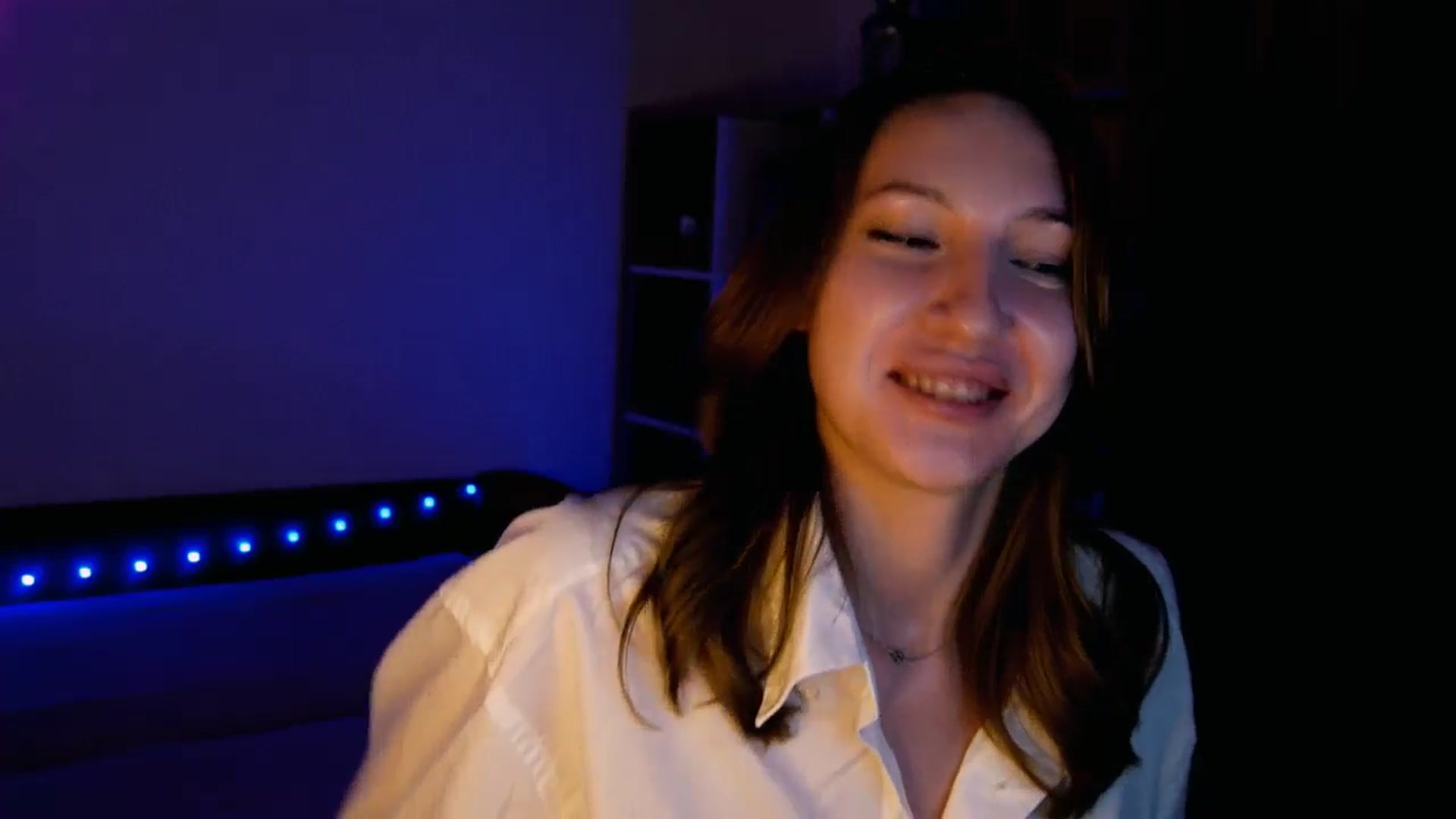 Gallery image thumbnail from LovelyGin's myfreecams stream on, 07/18/2025, 17:14 image 6 of 20