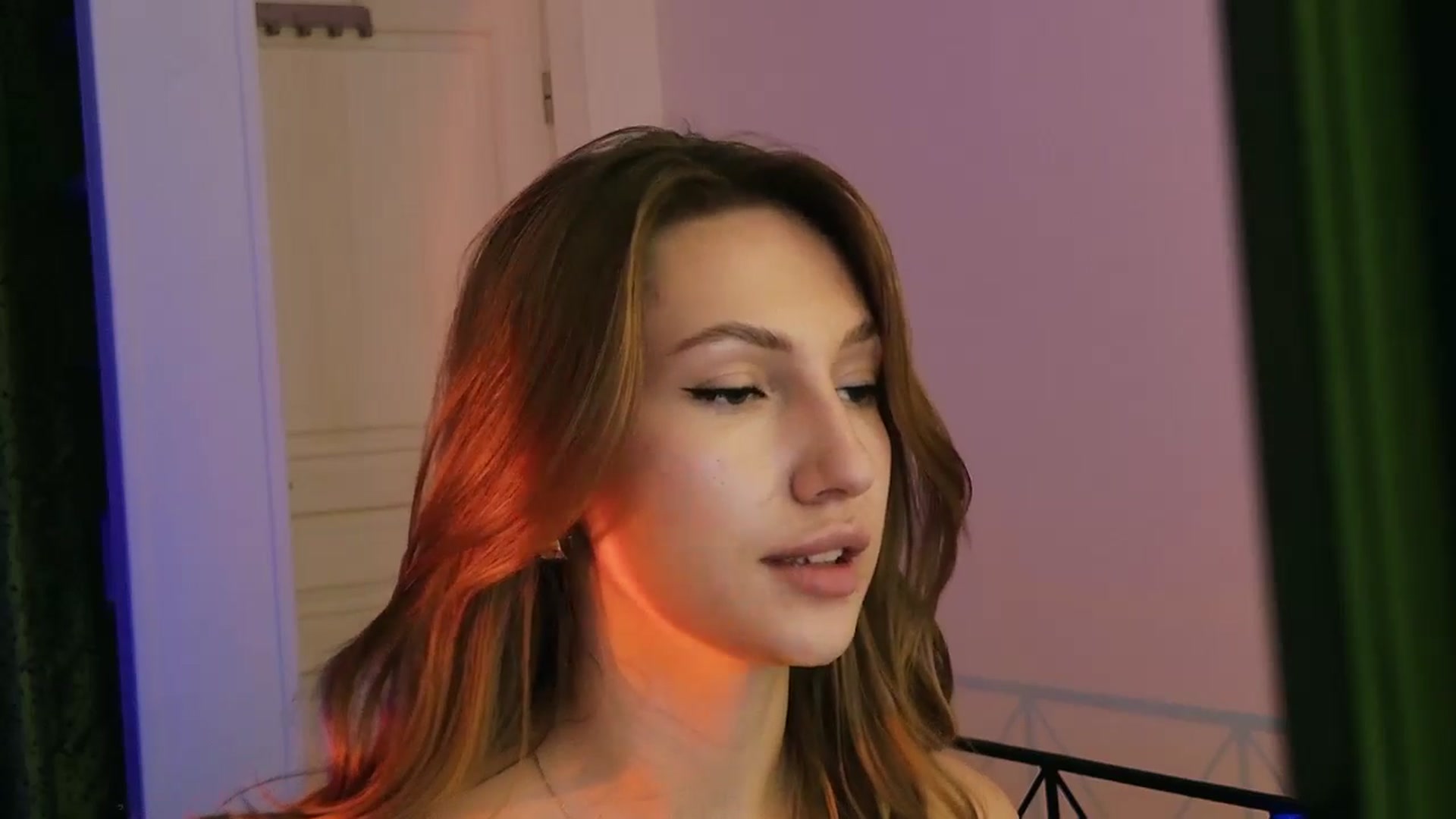 Gallery image thumbnail from LovelyGin's myfreecams stream on, 08/06/2025, 15:04 image 4 of 20