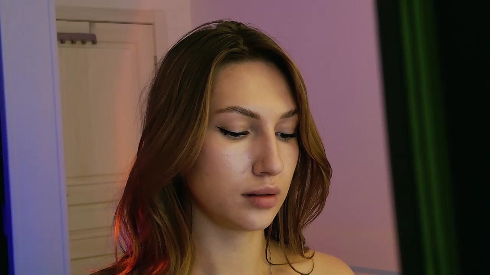 Gallery image thumbnail from LovelyGin's myfreecams stream on, 08/06/2025, 15:04 image 8 of 20