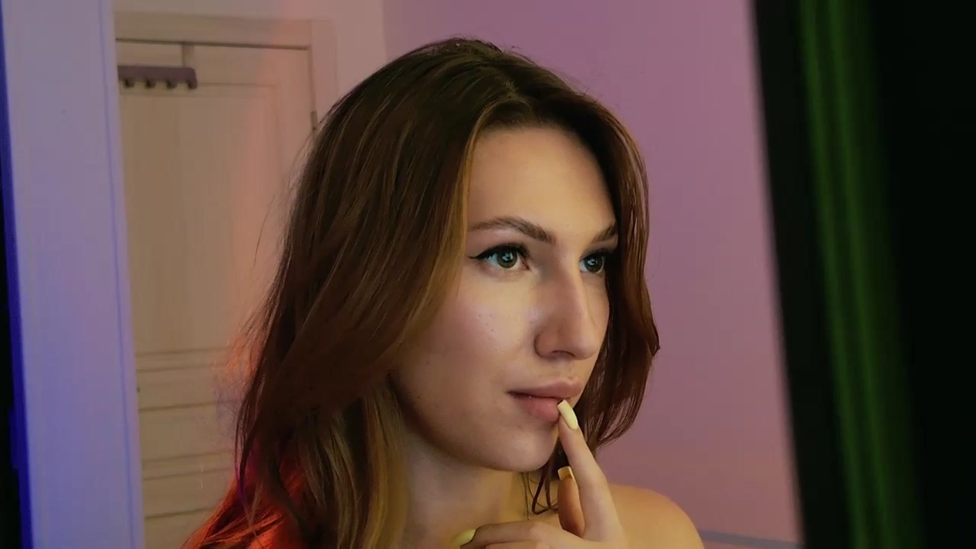 Gallery image thumbnail from LovelyGin's myfreecams stream on, 08/06/2025, 15:04 image 7 of 20