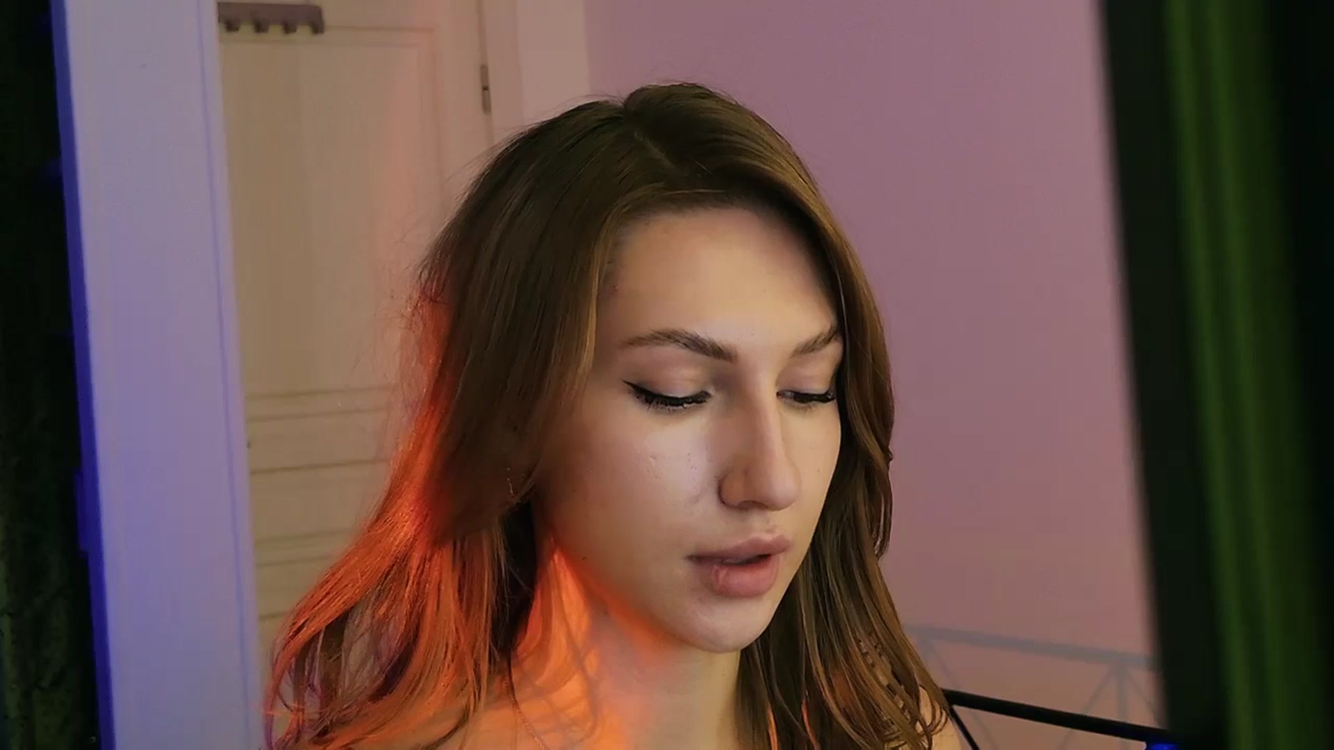 Gallery image thumbnail from LovelyGin's myfreecams stream on, 08/06/2025, 15:04 image 2 of 20