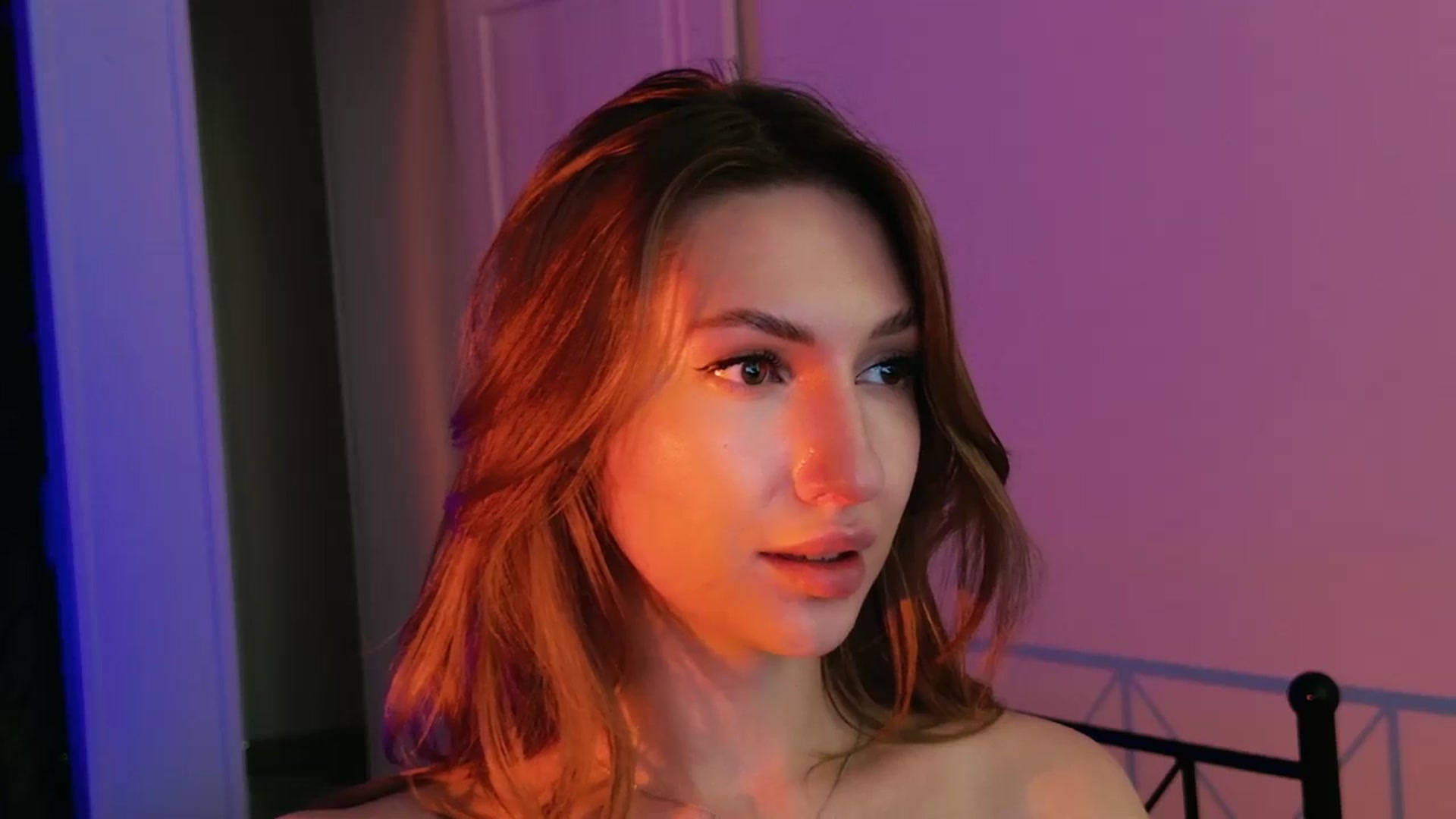 Gallery image thumbnail from LovelyGin's myfreecams stream on, 08/06/2025, 15:31 image 17 of 20