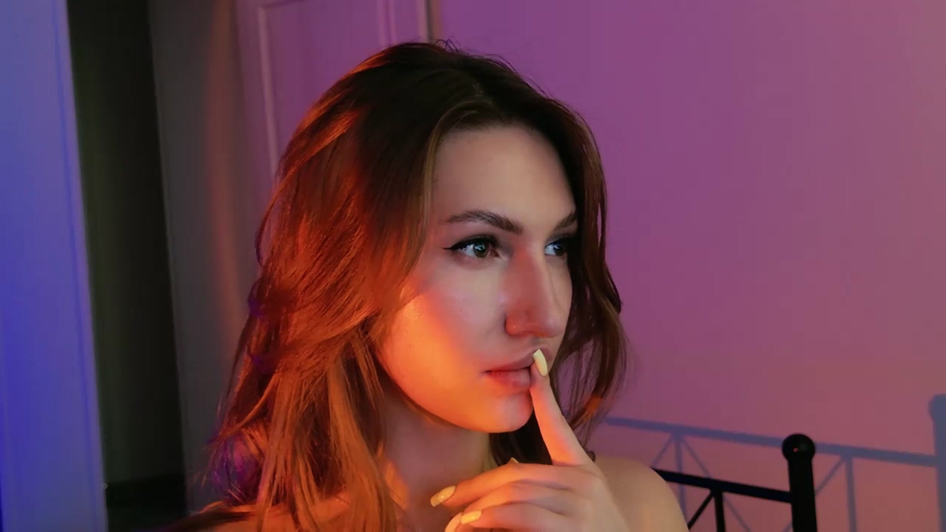 Gallery image thumbnail from LovelyGin's myfreecams stream on, 08/06/2025, 15:31 image 19 of 20