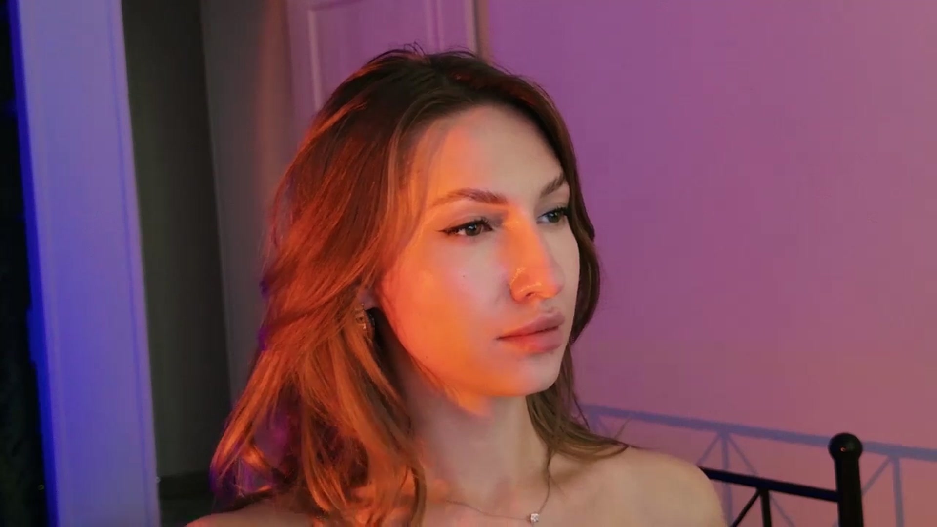 Gallery image thumbnail from LovelyGin's myfreecams stream on, 08/06/2025, 15:31 image 16 of 20
