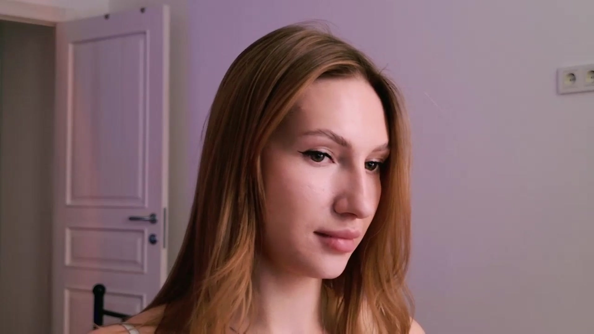Gallery image thumbnail from LovelyGin's myfreecams stream on, 08/07/2025, 12:21 image 18 of 20