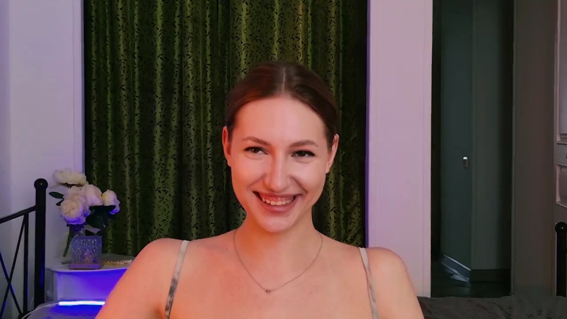 Gallery image thumbnail from LovelyGin's myfreecams stream on, 08/07/2025, 14:19 image 15 of 20