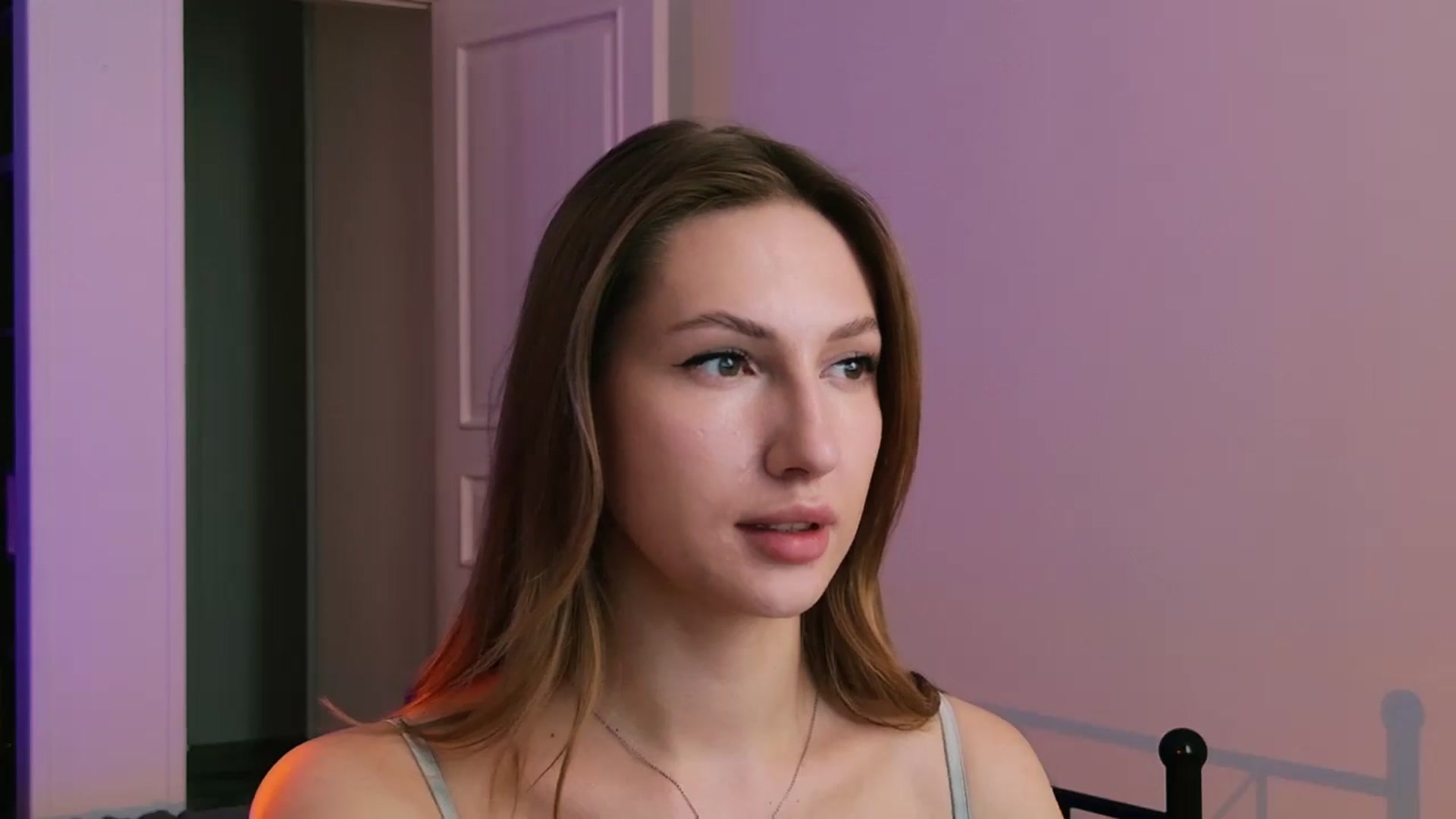 Gallery image thumbnail from LovelyGin's myfreecams stream on, 08/07/2025, 15:19 image 17 of 20