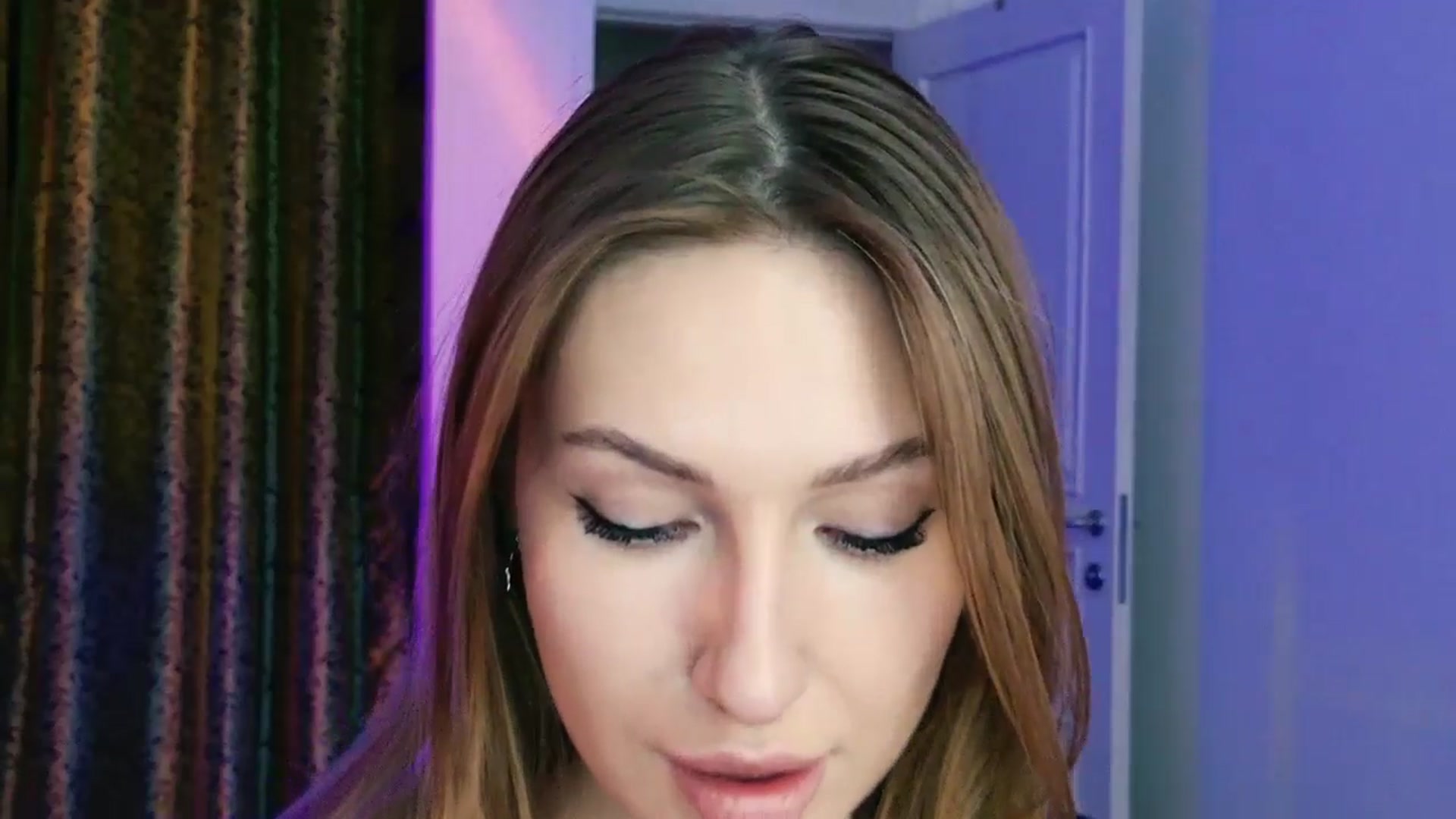 Gallery image thumbnail from LovelyGin's myfreecams stream on, 08/08/2025, 16:47 image 13 of 20