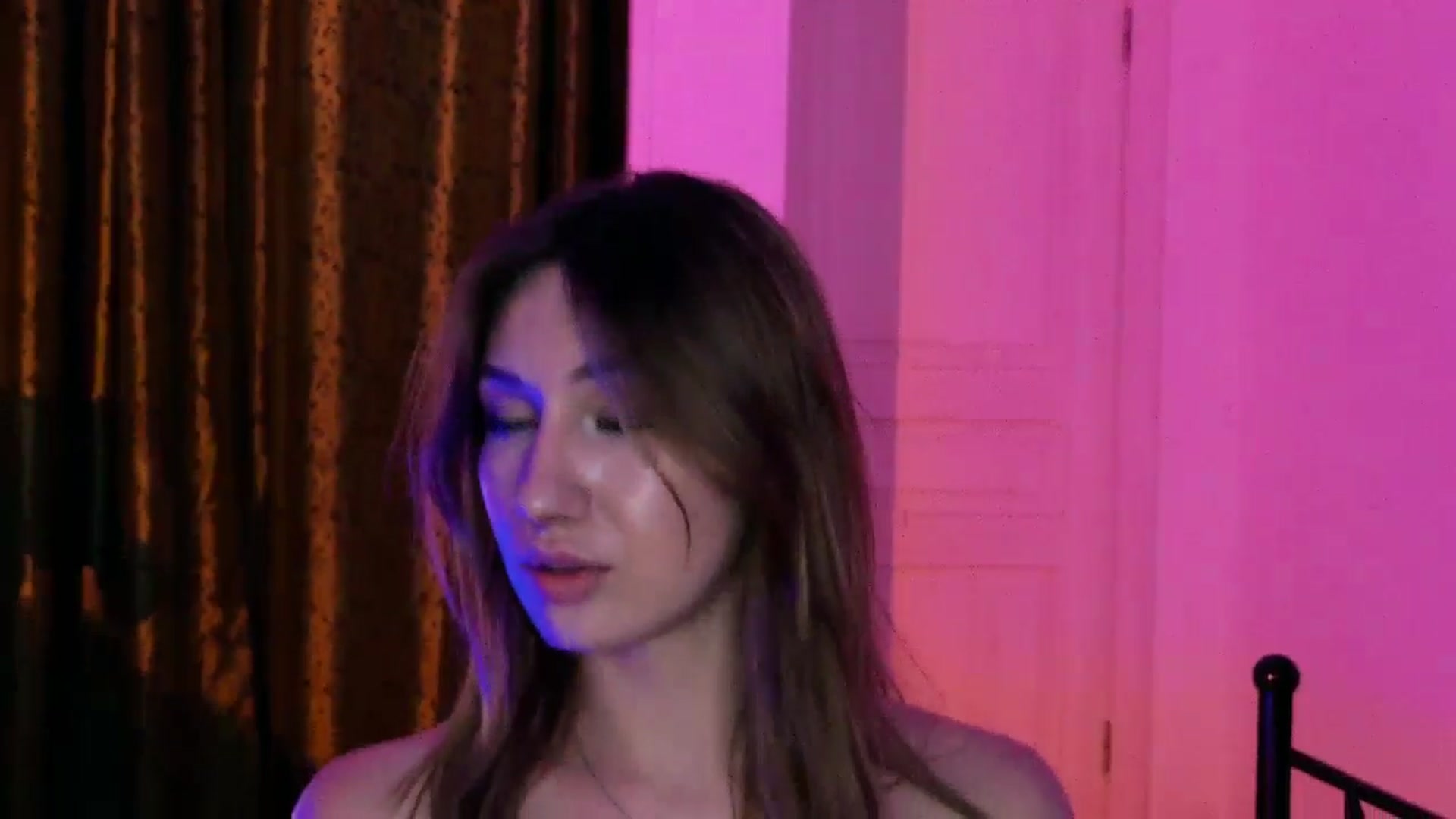 Gallery image thumbnail from LovelyGin's myfreecams stream on, 08/11/2025, 19:16 image 7 of 20